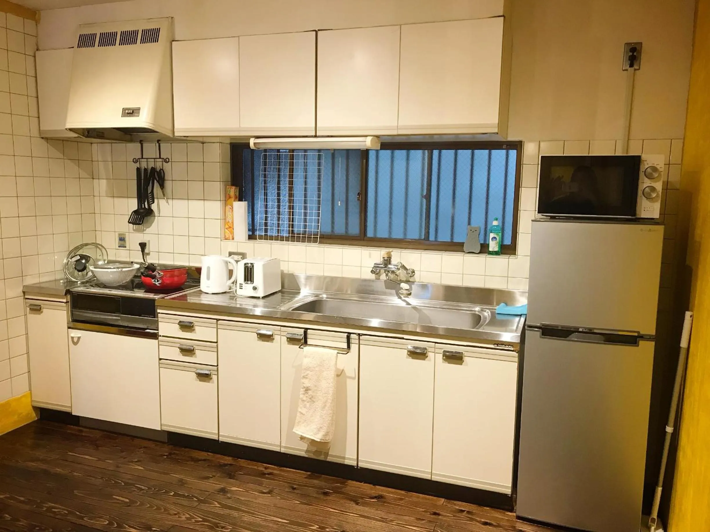 Mad Cat Hostel Osaka & Bar