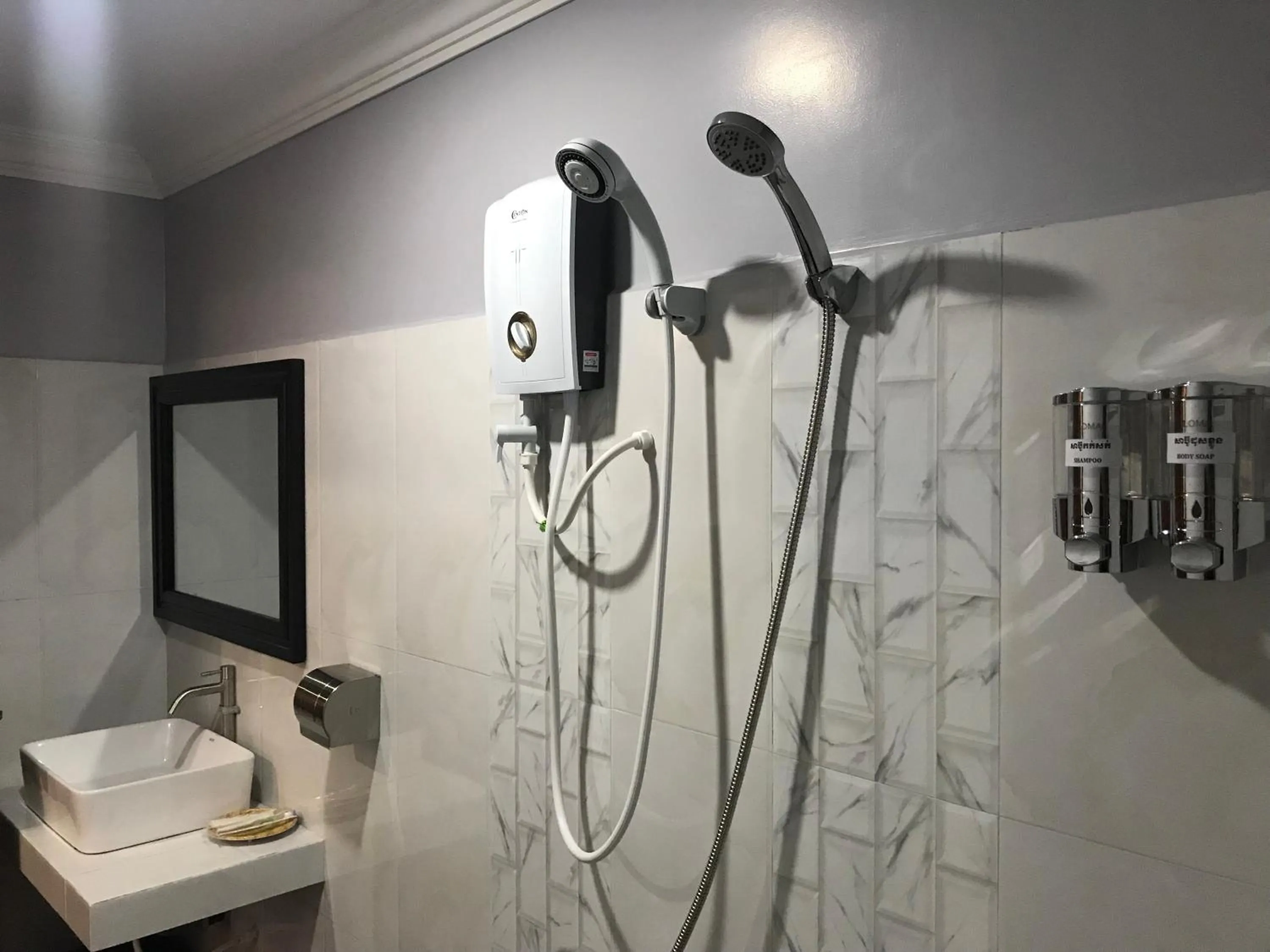 Shower in Maison Rivera Guest House