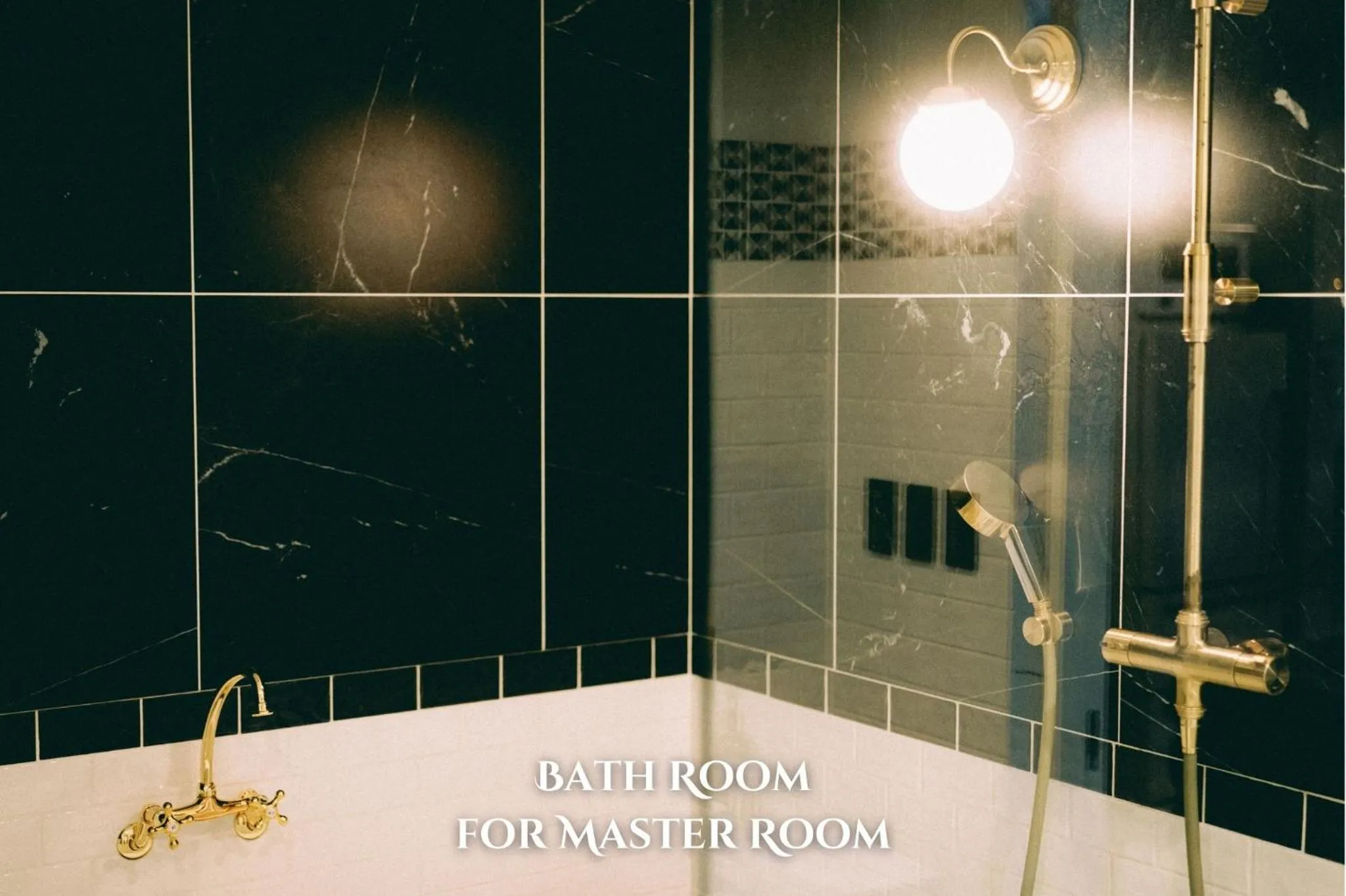 Shower in THE ROOT2 HOTEL