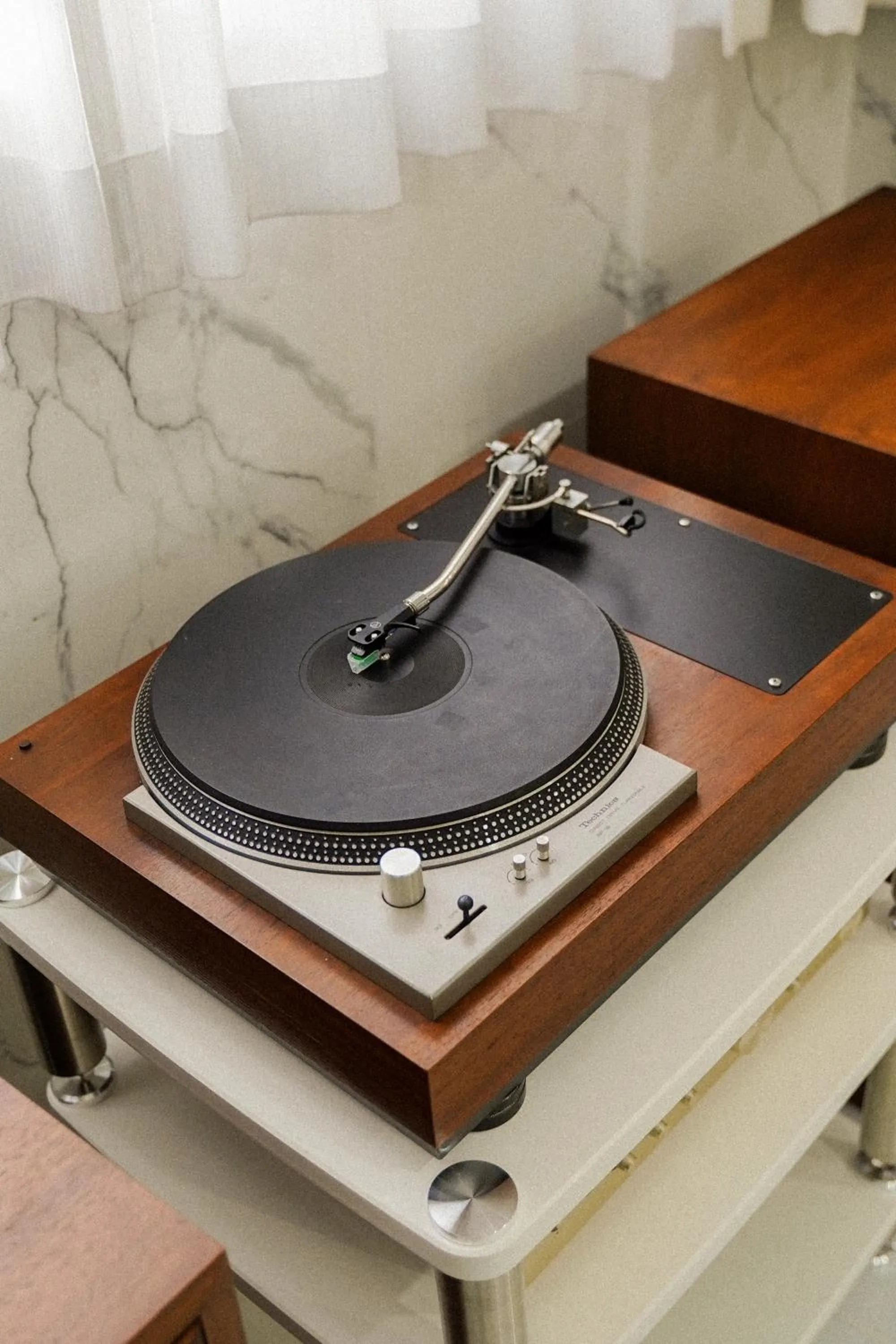 Living room in THE ROOT2 HOTEL