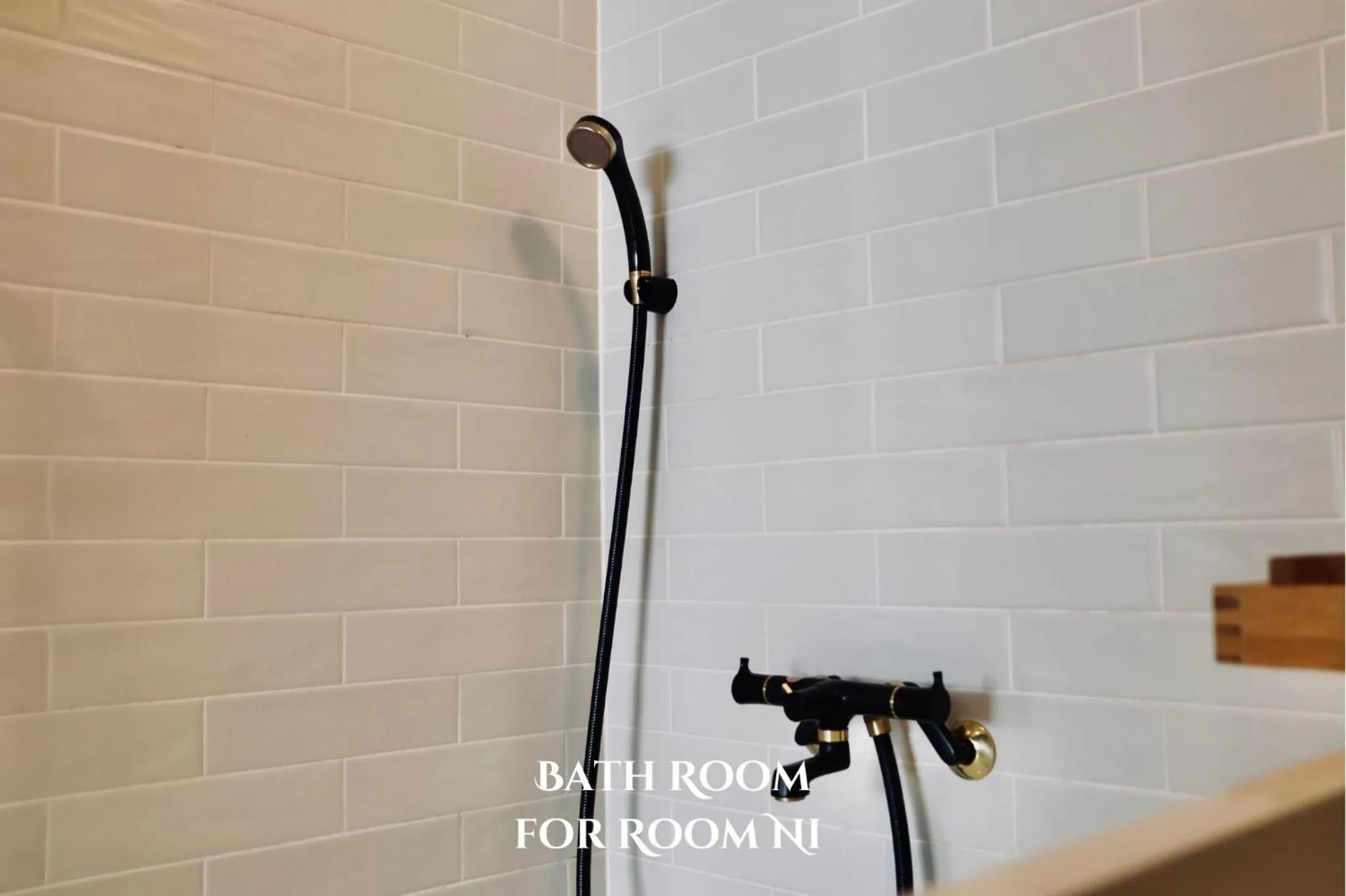 Shower in THE ROOT2 HOTEL