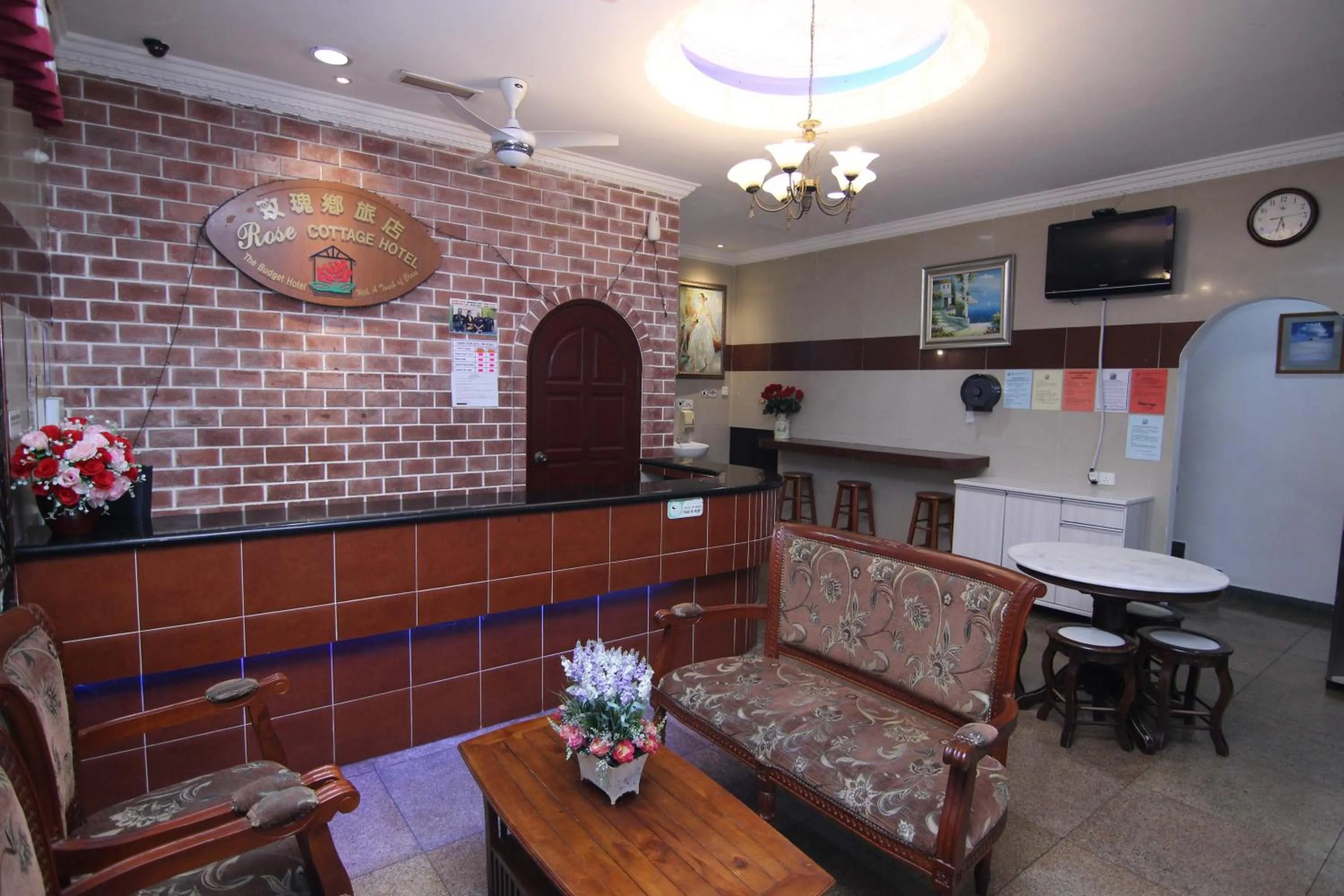 Lobby or reception in Rose Cottage Hotel Taman Perling