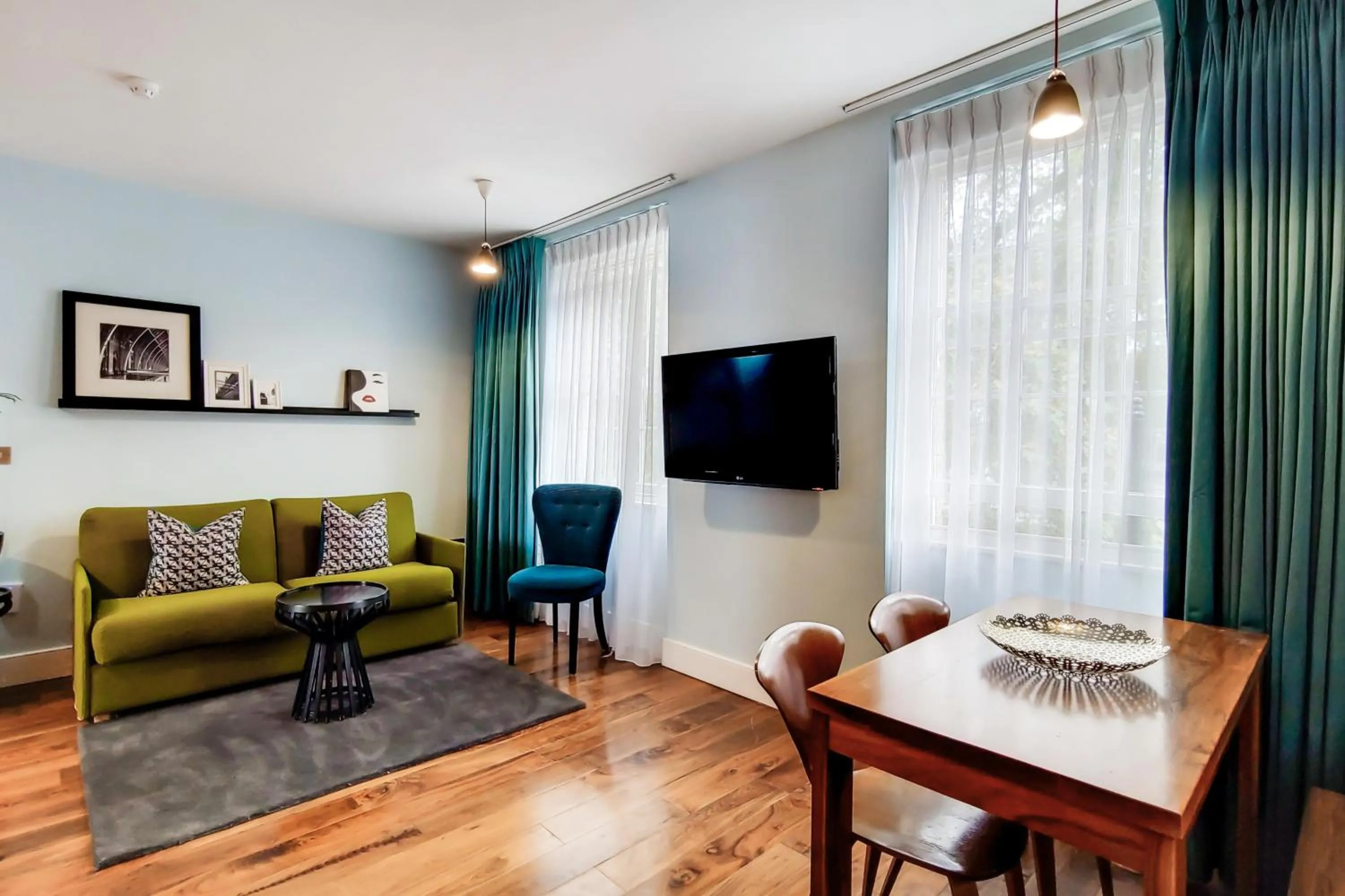 Seating area in Residences at The Gyle - London