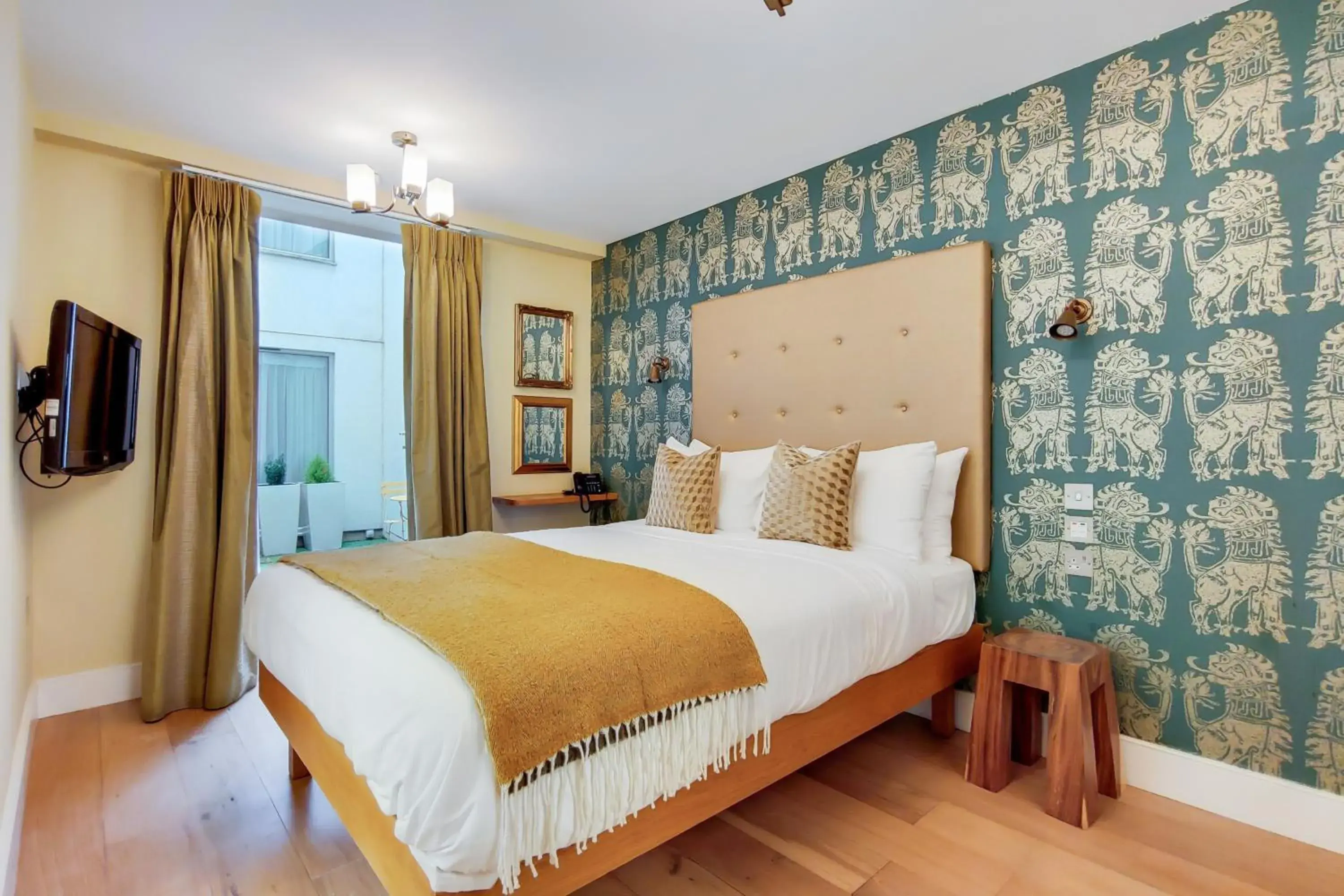 Luxury 1-Bed Apartment with Patio in Residences at The Gyle - London Luxury 1-Bed Apartment with Patio in Residences at The Gyle - London