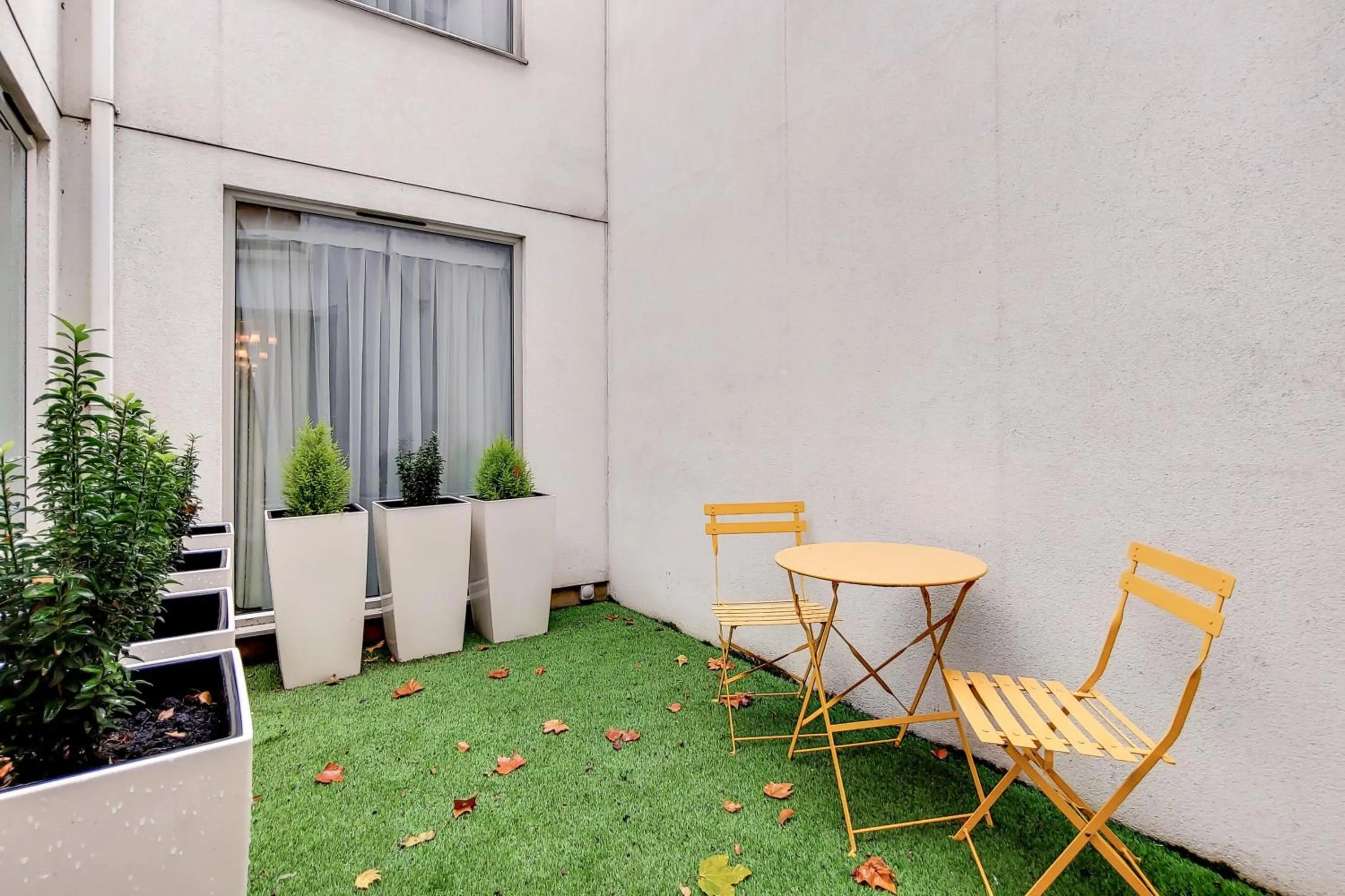 Patio in Residences at The Gyle - London