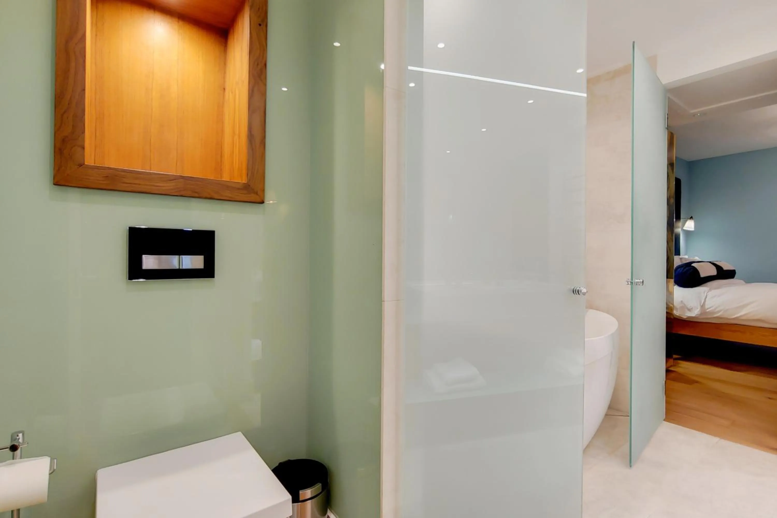Bathroom, Bed in Residences at The Gyle - London