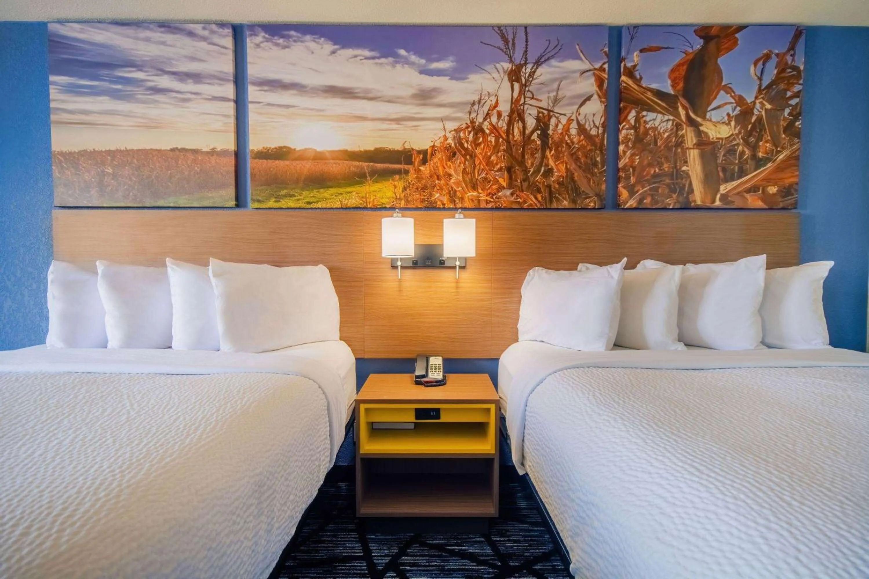 Bed in Days Inn by Wyndham Evansdale Waterloo