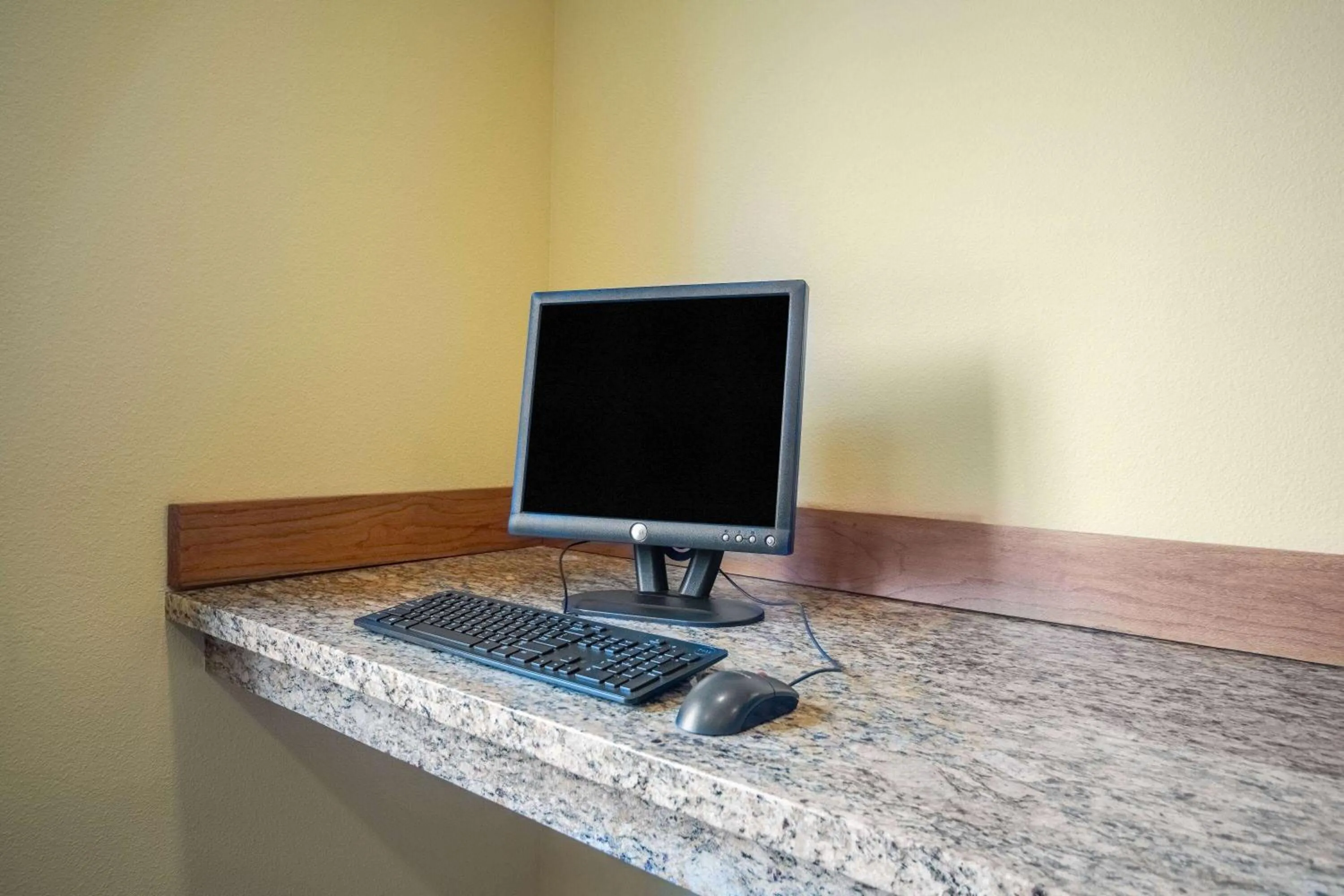 Business facilities in Days Inn by Wyndham Evansdale Waterloo