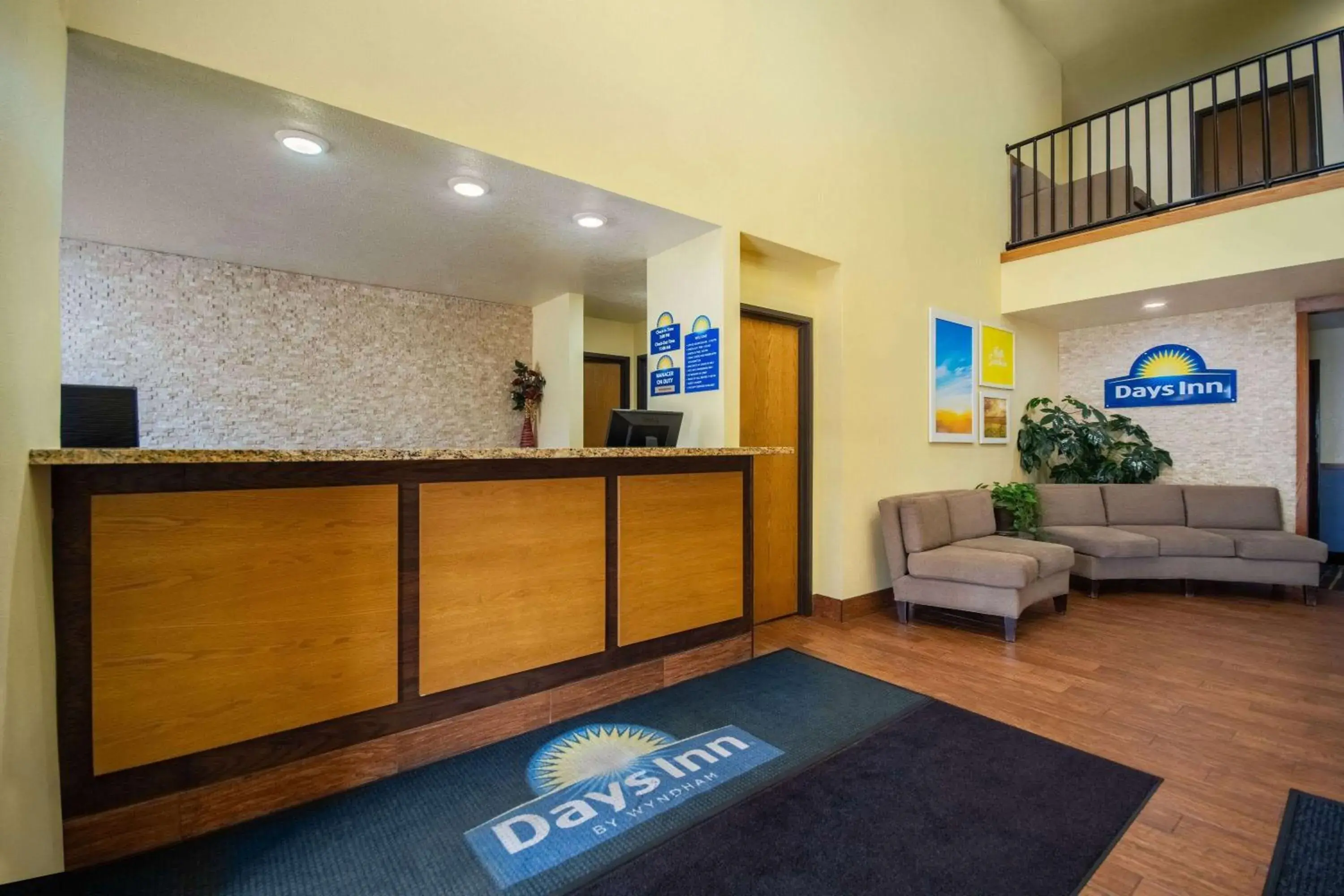 Lobby or reception in Days Inn by Wyndham Evansdale Waterloo Lobby or reception in Days Inn by Wyndham Evansdale Waterloo