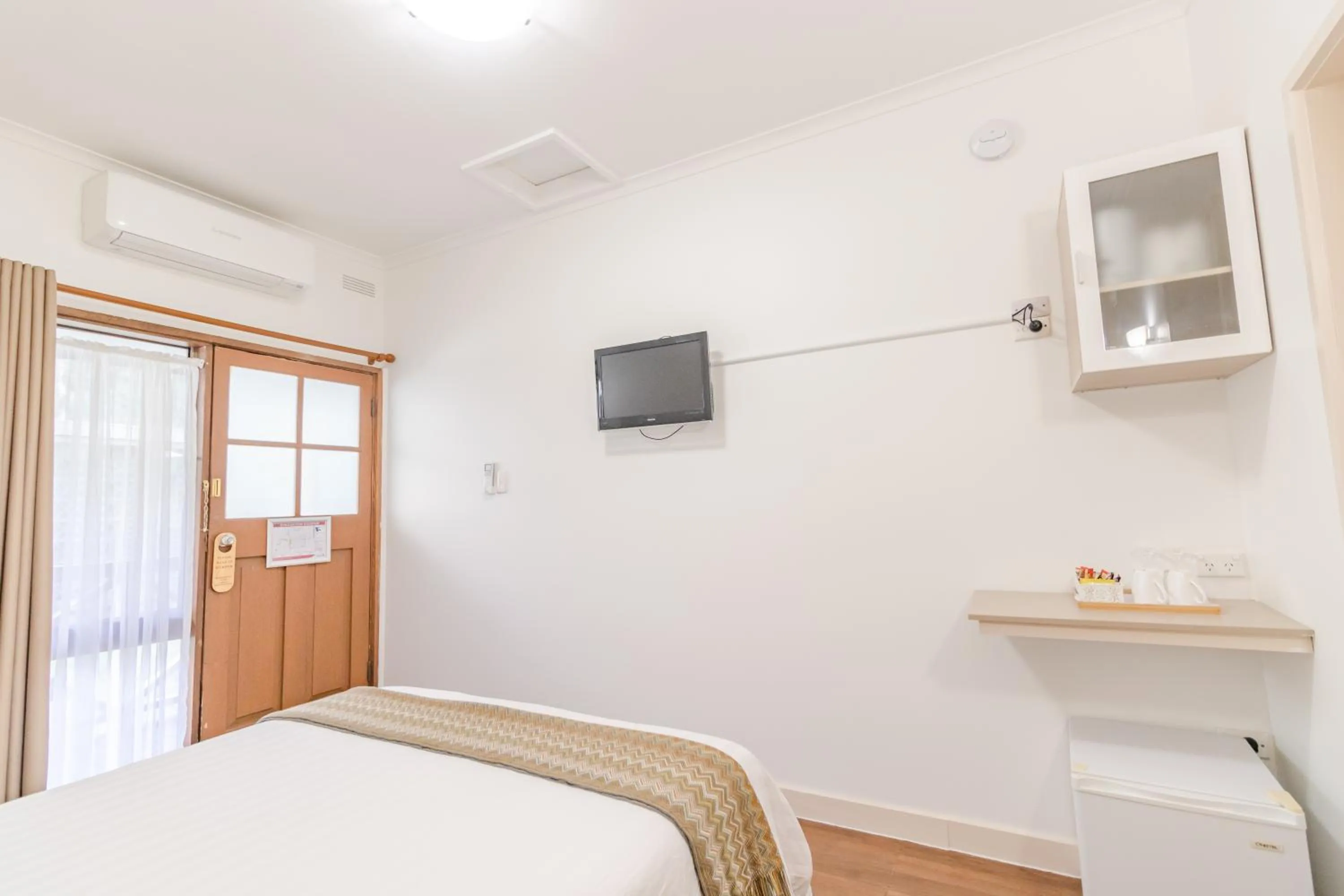 Bed in Warburton Lodge