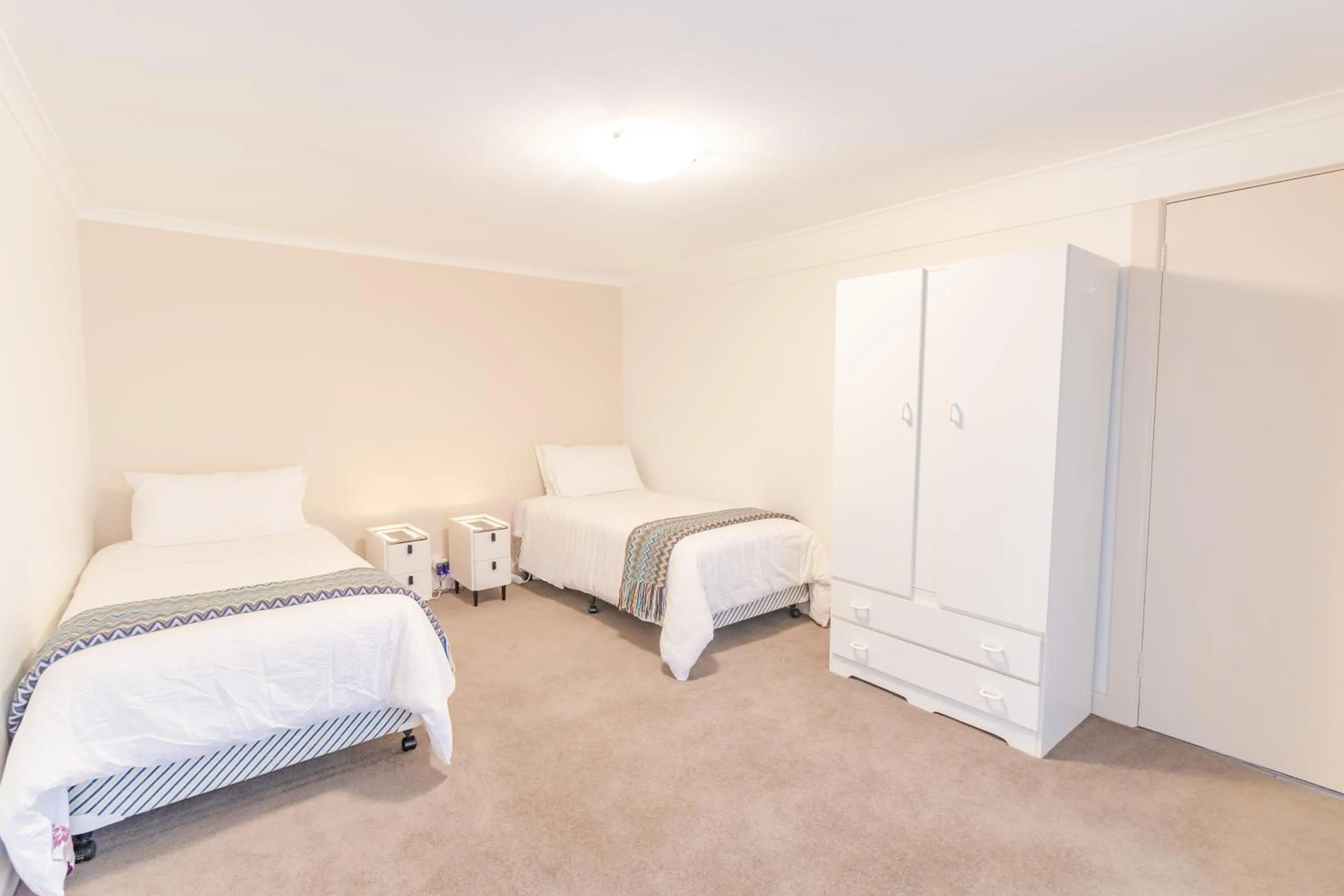 Bed in Warburton Lodge