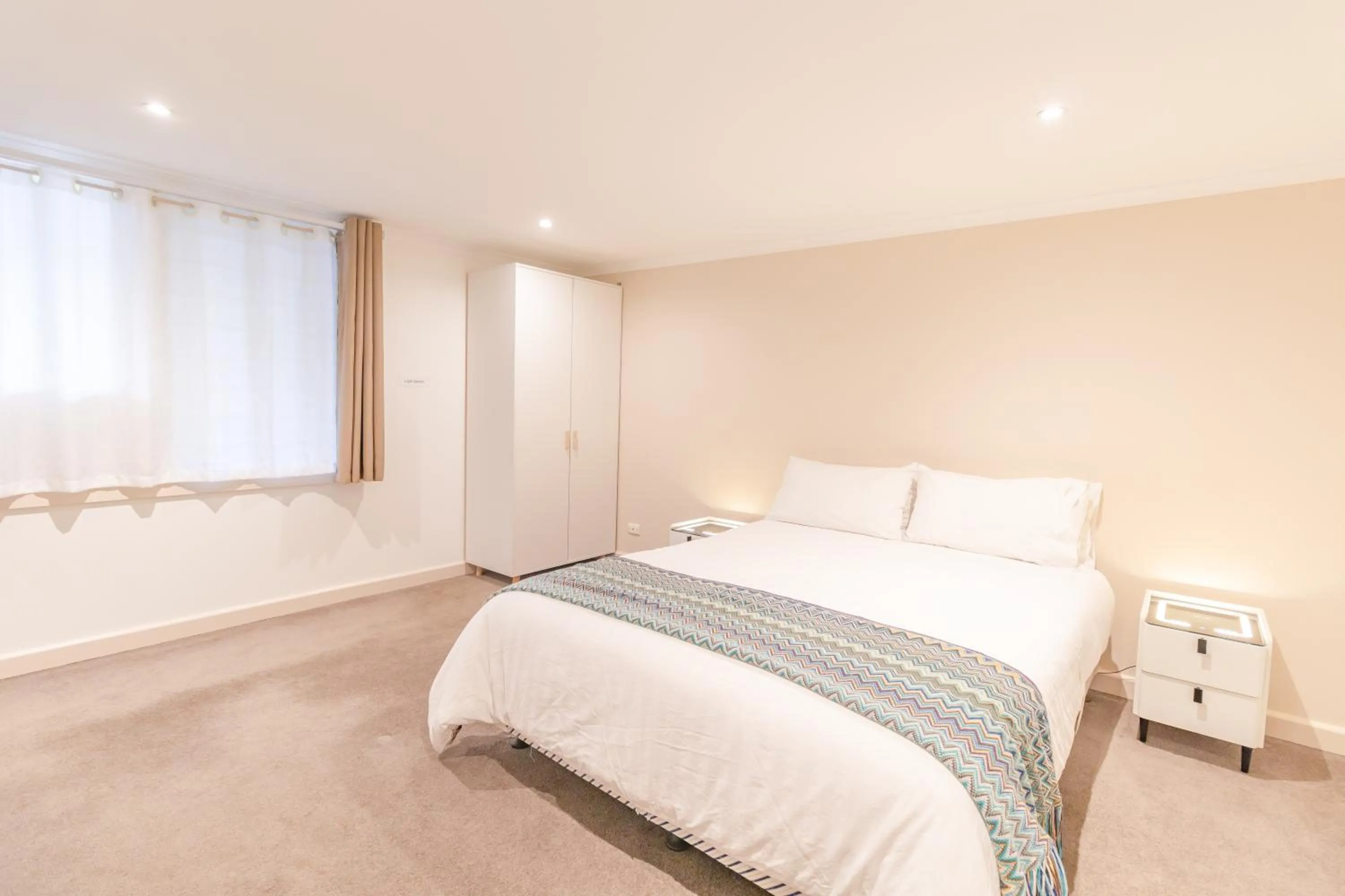 Bed in Warburton Lodge