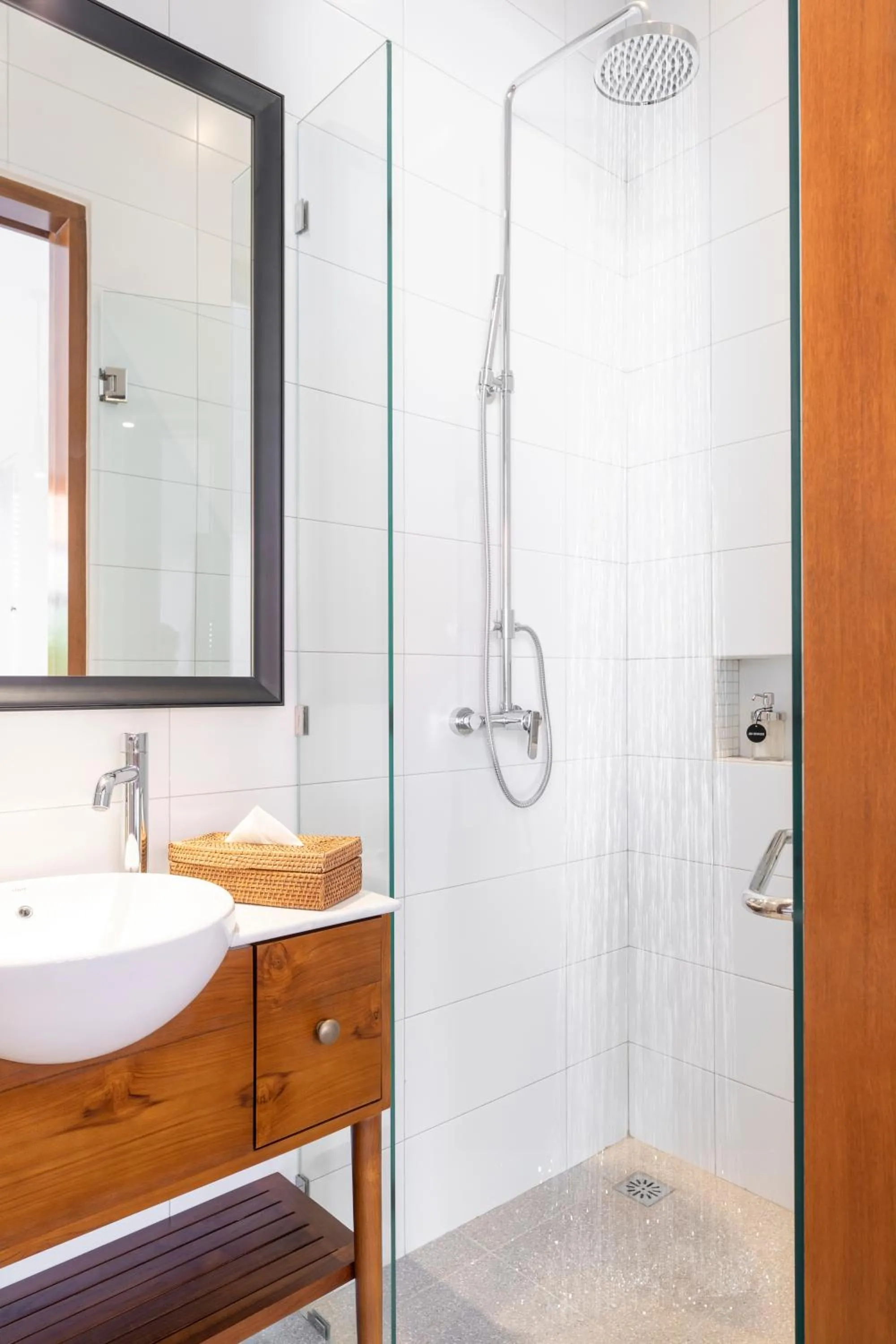Shower in Villa Pandi