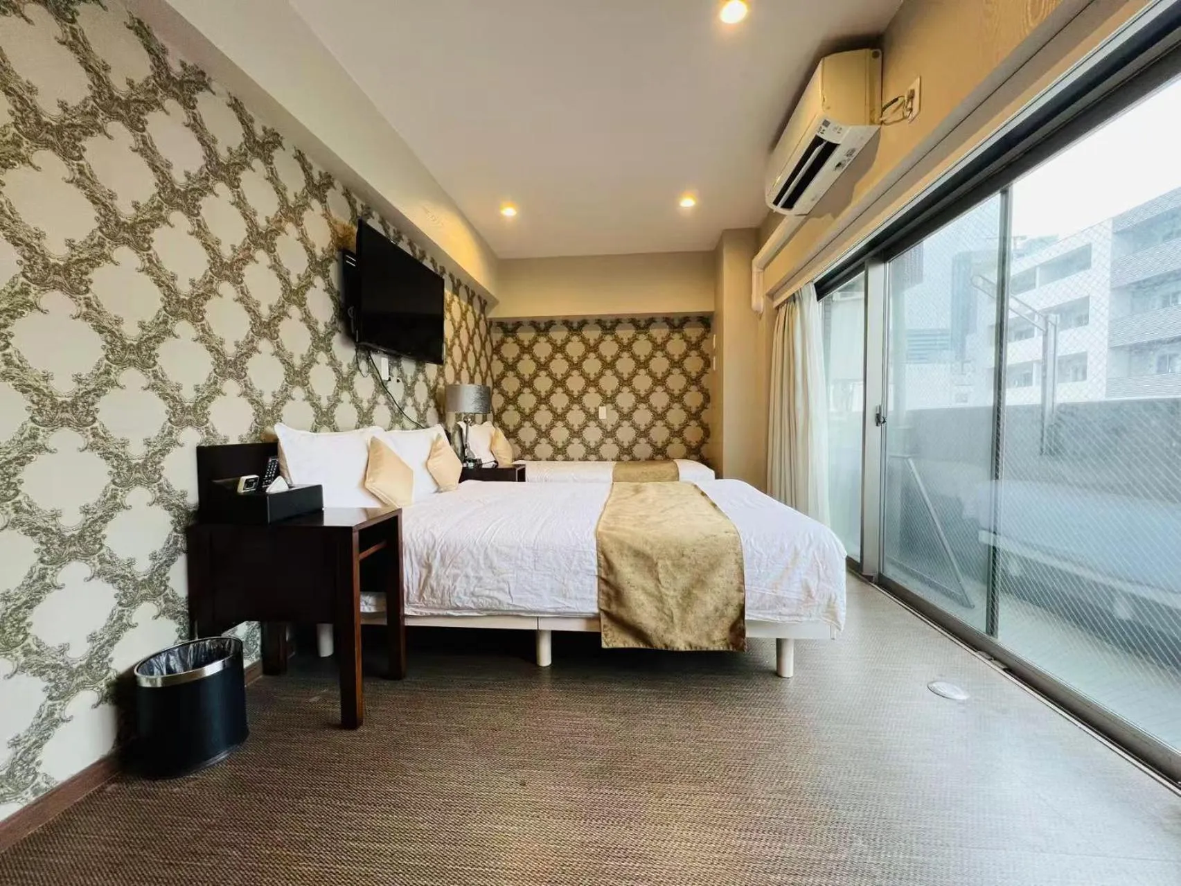 Photo of the whole room, Bed in Le Tour Hotel Akihabara Ekimae 楽途ホテル秋葉原駅前店