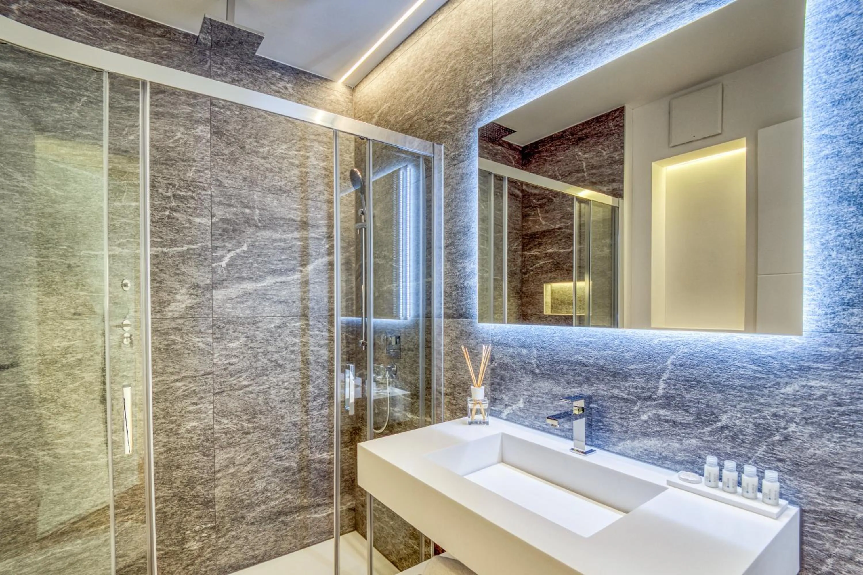 Shower in Sasso Boretto, Luxury Holiday Apartments
