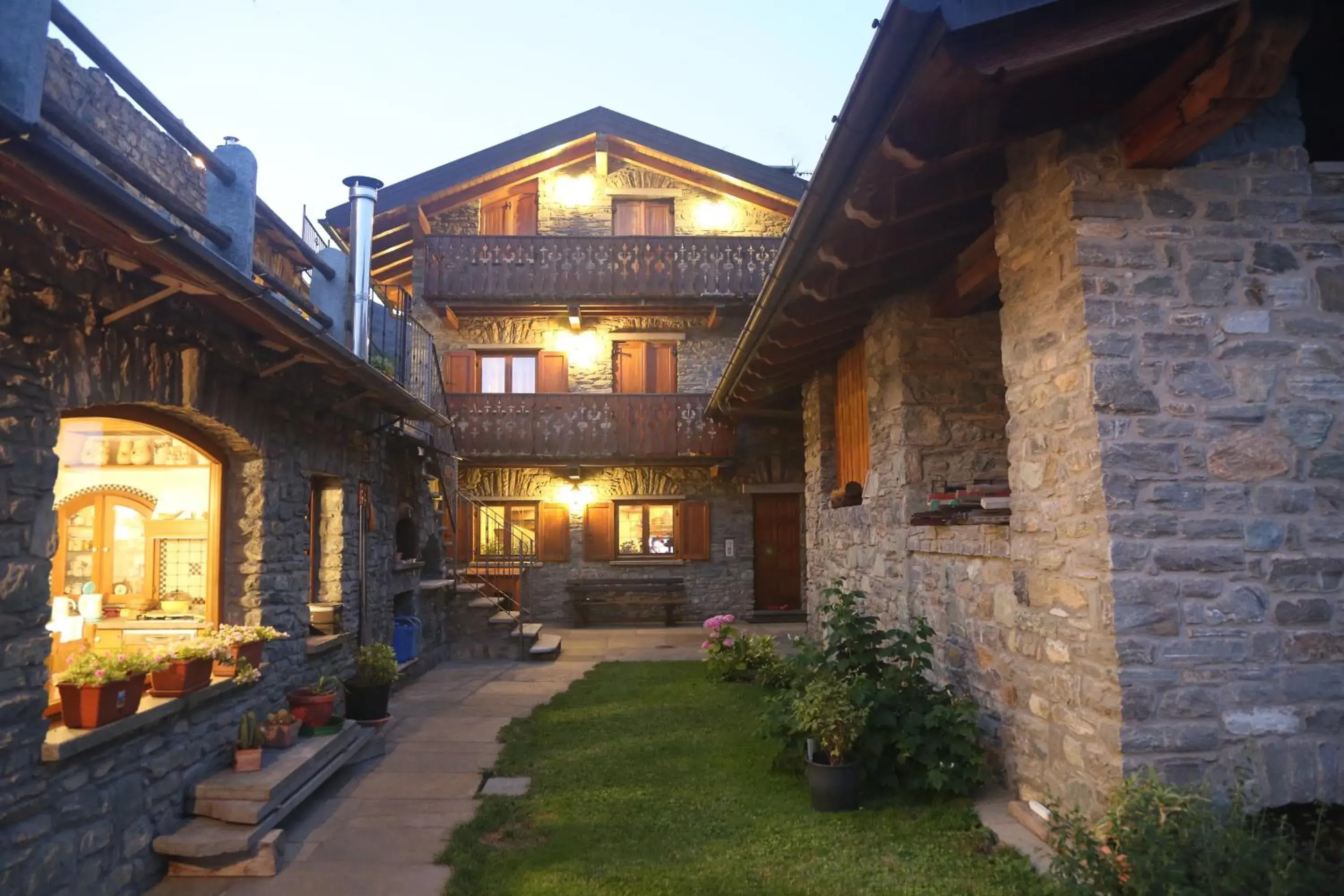 SUITE DEL VILLAGGIO SUITE DEL VILLAGGIO