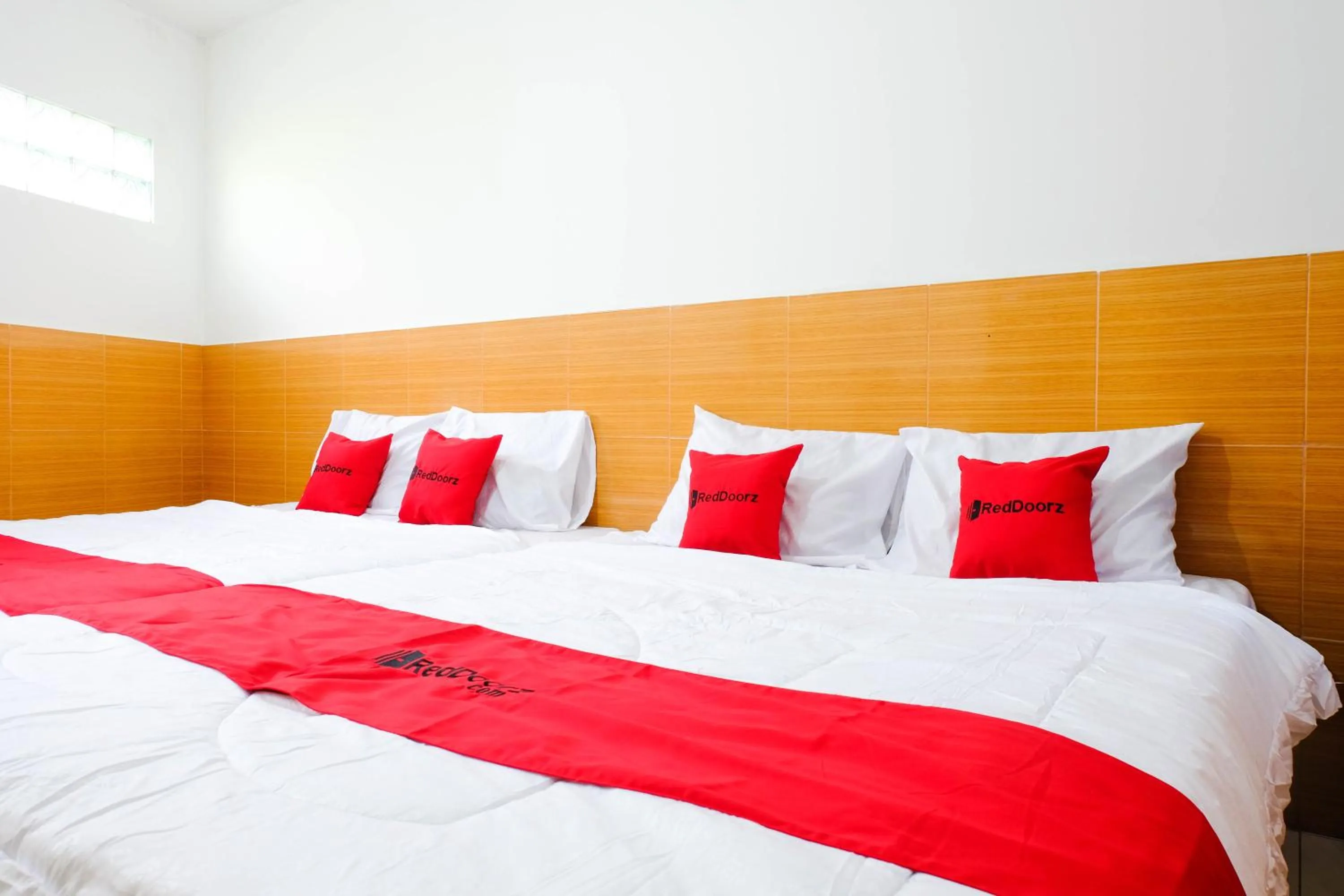 Bed in RedDoorz near STAB Syailendra Kopeng