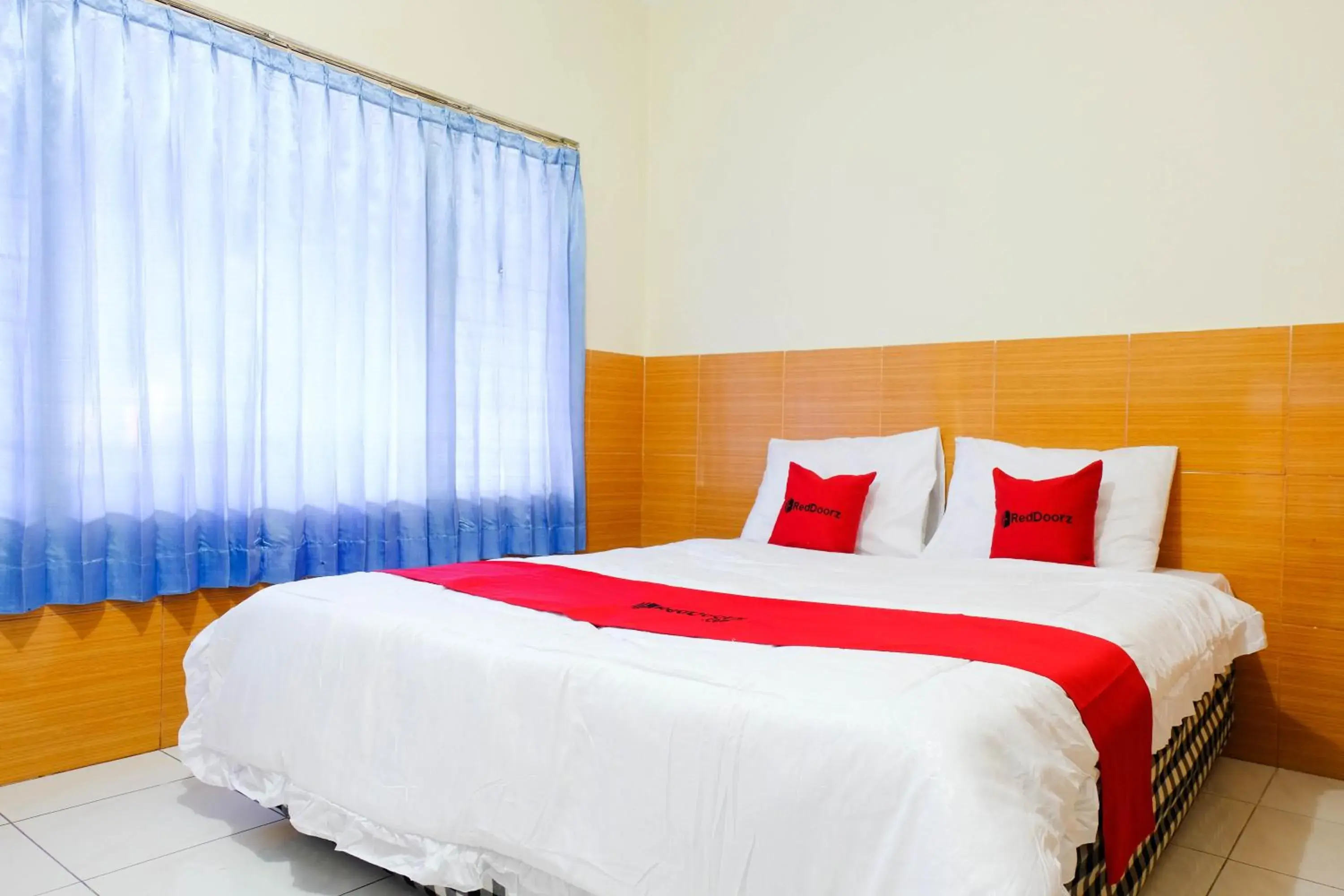 Bedroom, Bed in RedDoorz near STAB Syailendra Kopeng Bedroom, Bed in RedDoorz near STAB Syailendra Kopeng