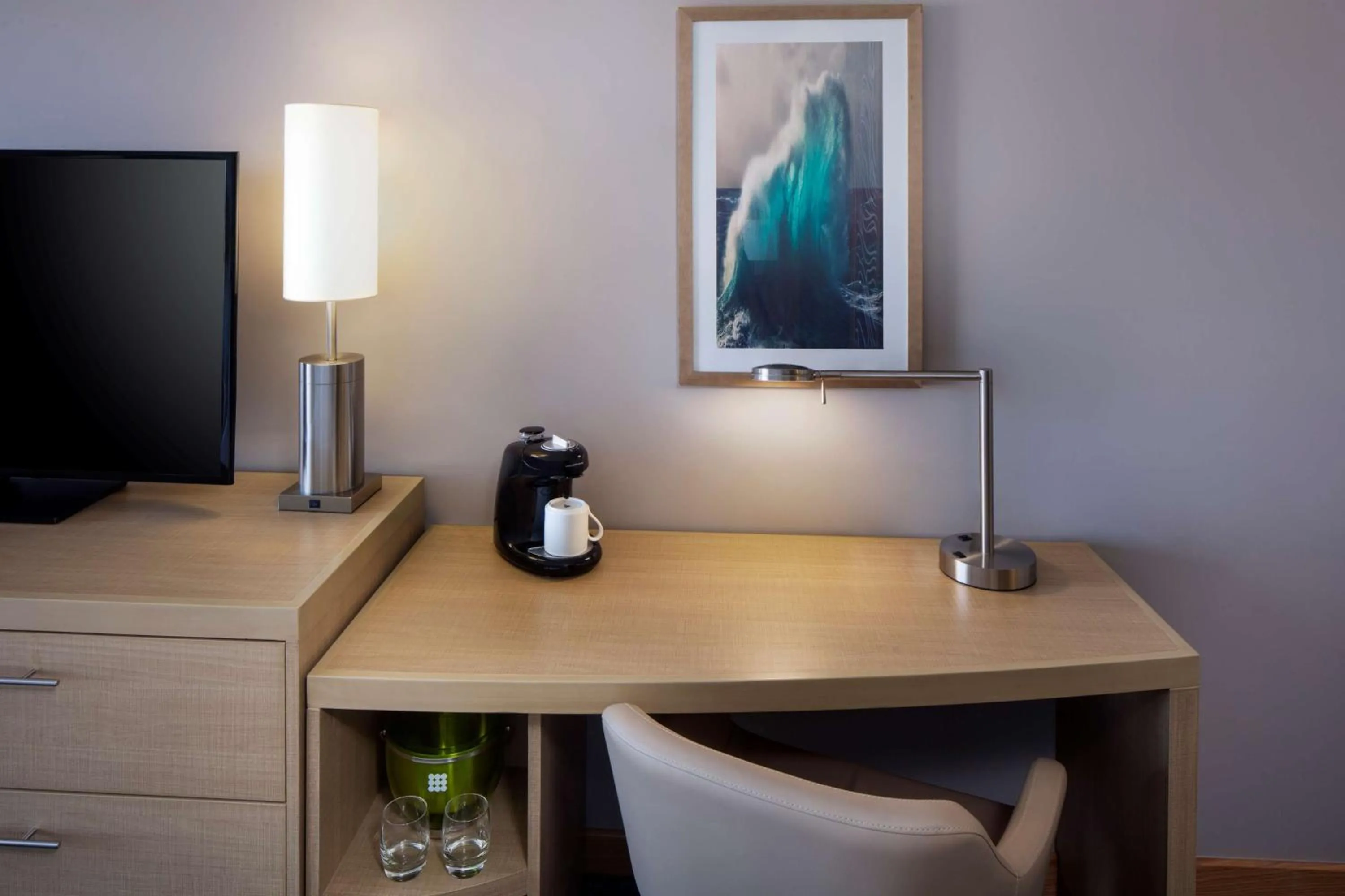 Photo of the whole room in Hyatt Place Aruba Airport