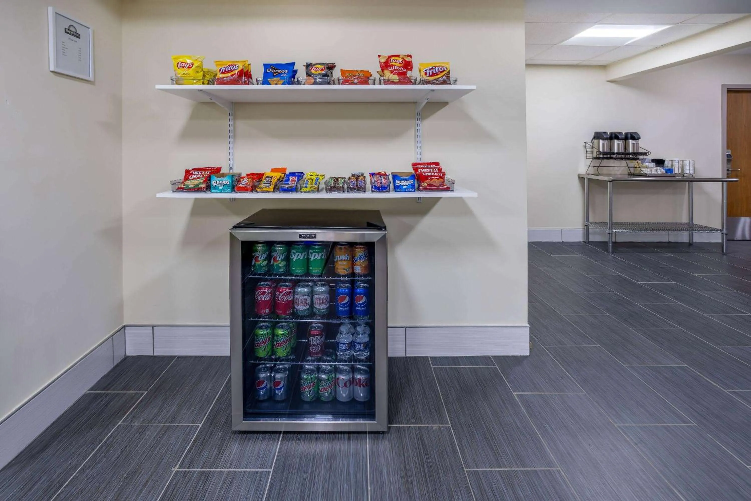 Food and drinks in Days Inn by Wyndham Grayson