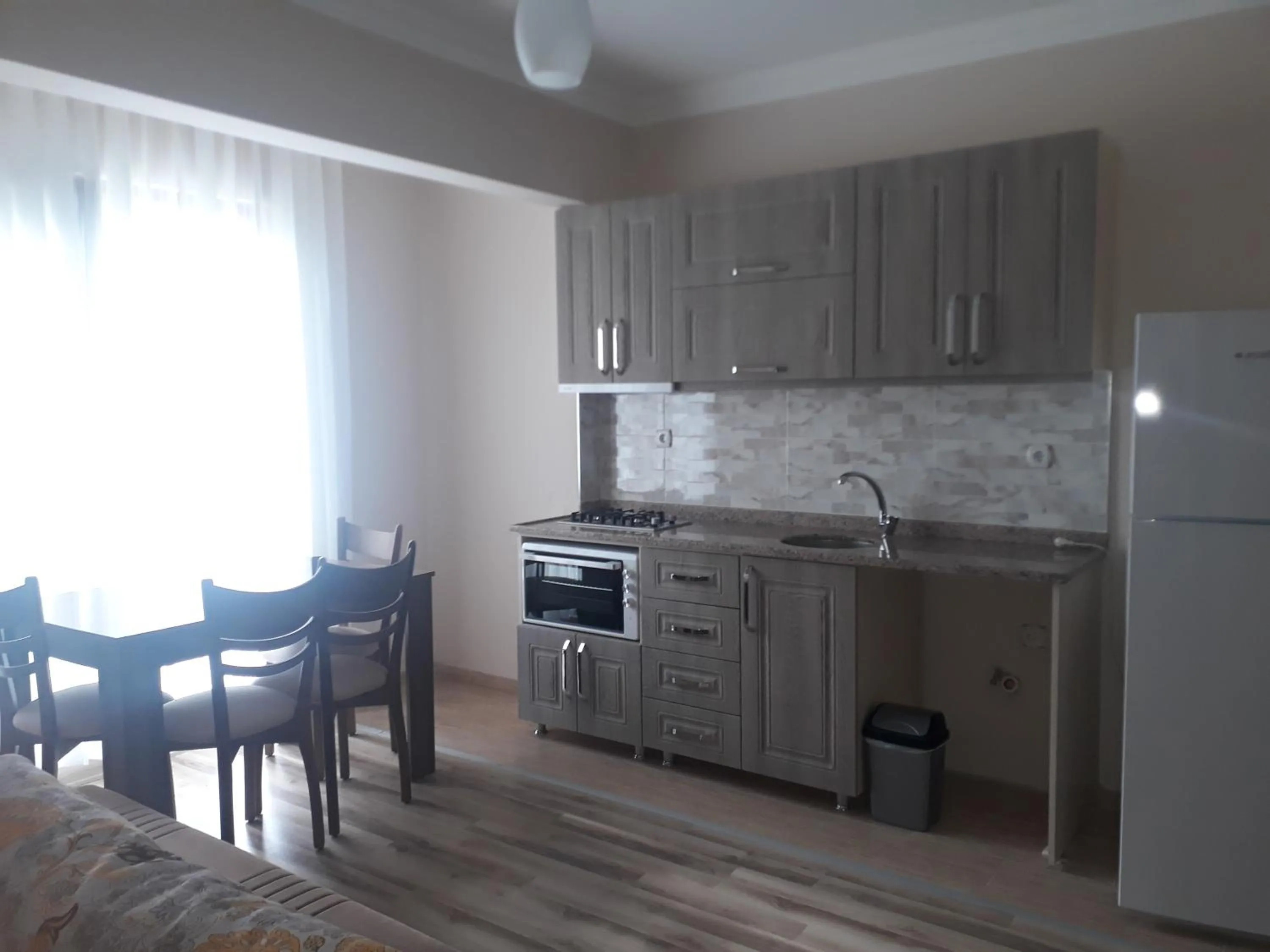 Kitchen or kitchenette in Erdem Apart Otel