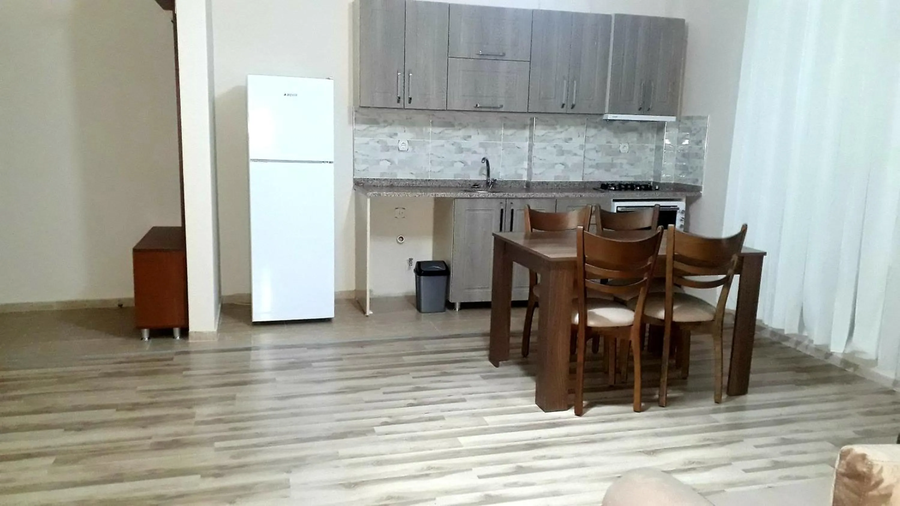 Kitchen or kitchenette in Erdem Apart Otel