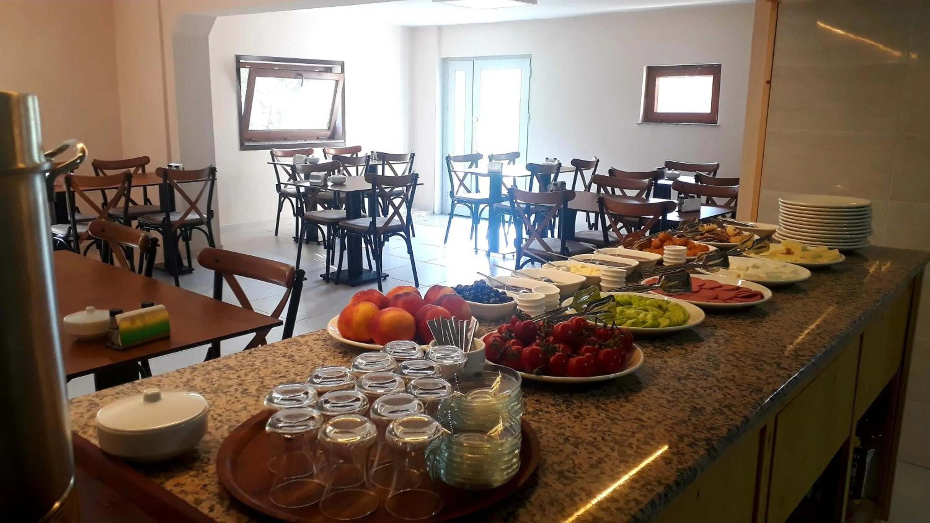 Buffet breakfast in Erdem Apart Otel