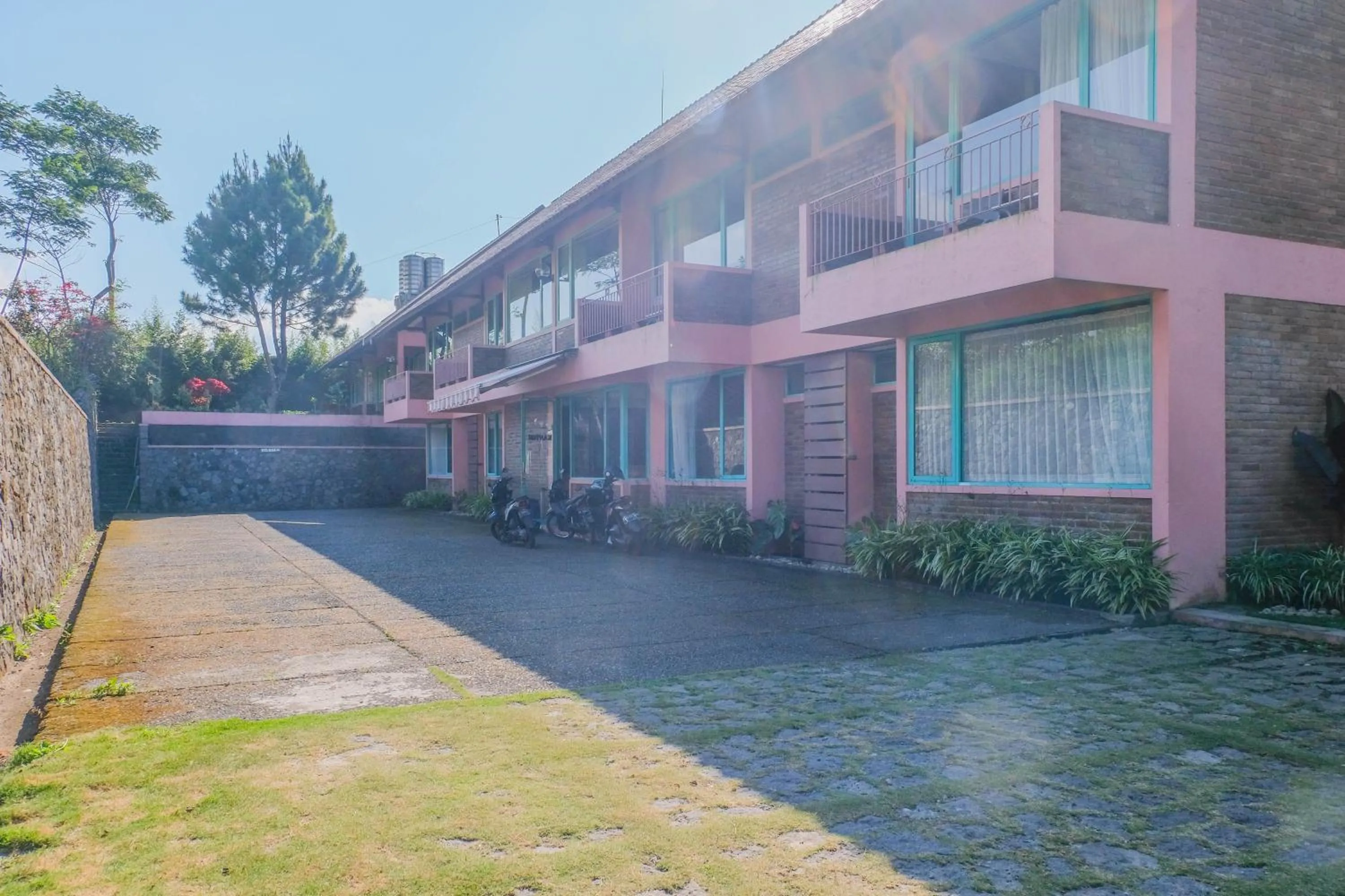 RedDoorz Syariah near Kopeng Treetop Adventure