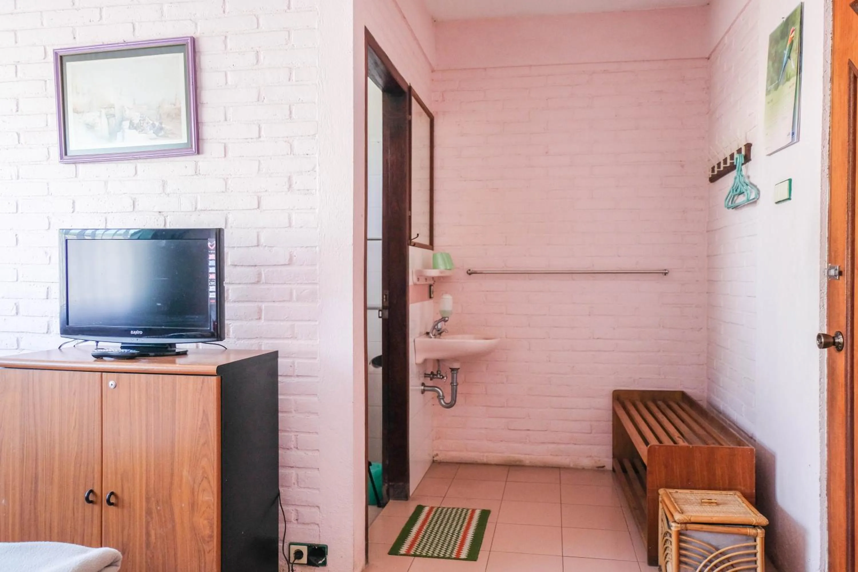 RedDoorz Syariah near Kopeng Treetop Adventure