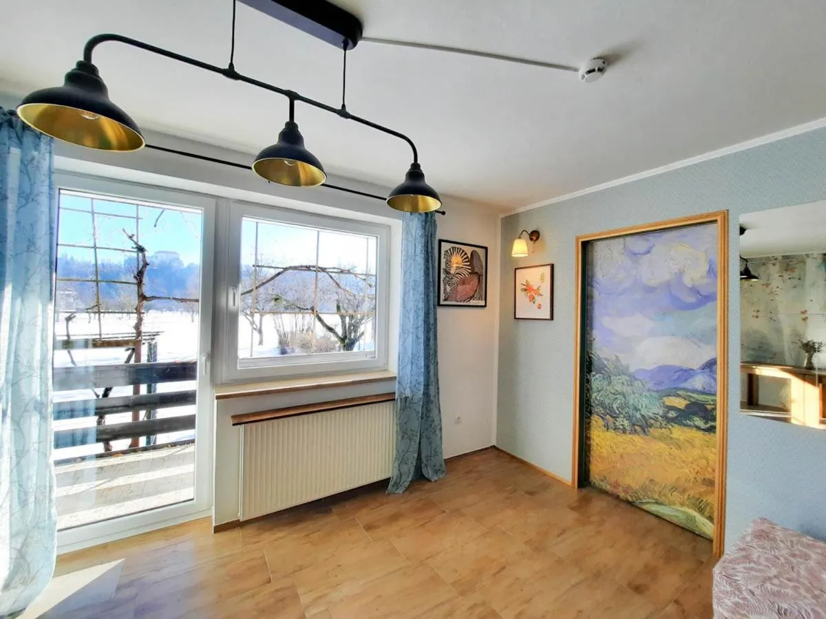 Deerwood Holiday Cozy Retreat 2br Apartment with Stunning Castle Views