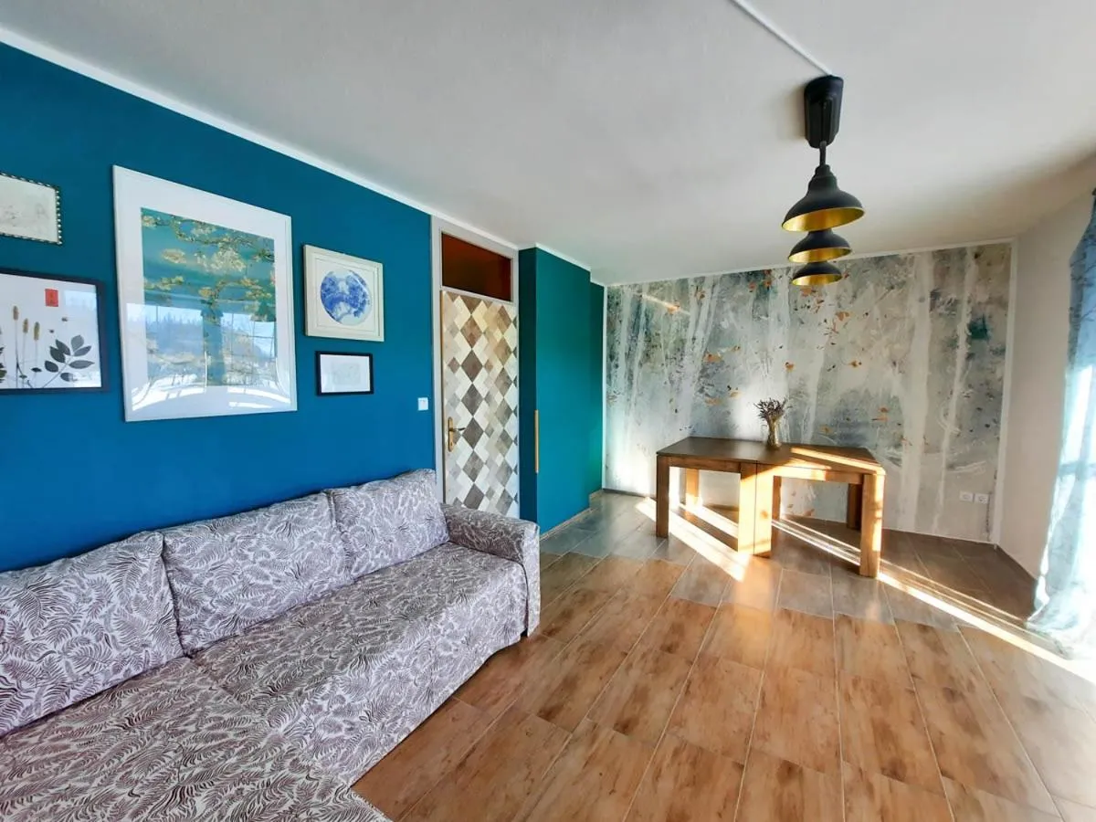 Deerwood Holiday Cozy Retreat 2br Apartment with Stunning Castle Views