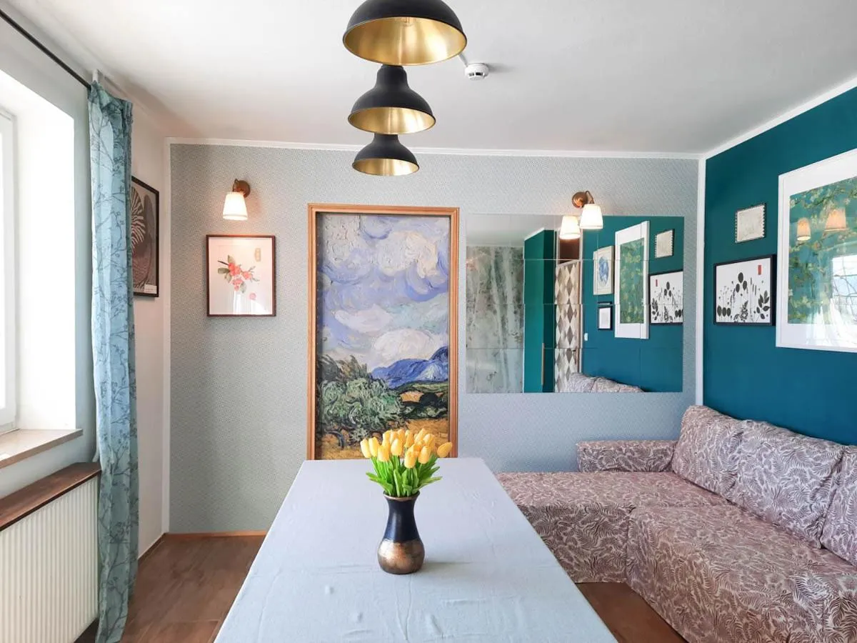 Deerwood Holiday Cozy Retreat 2br Apartment with Stunning Castle Views