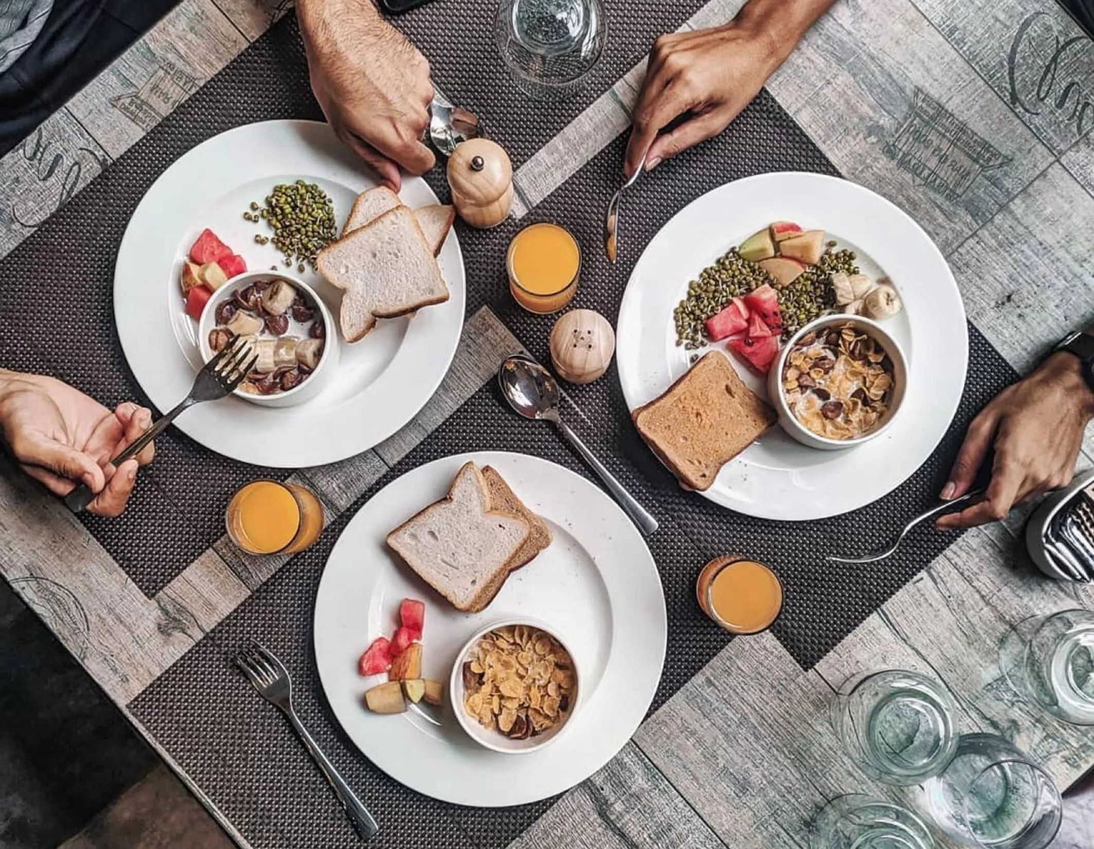 Restaurant/places to eat in The Summer House, Pachmarhi - AM Hotel Kollection