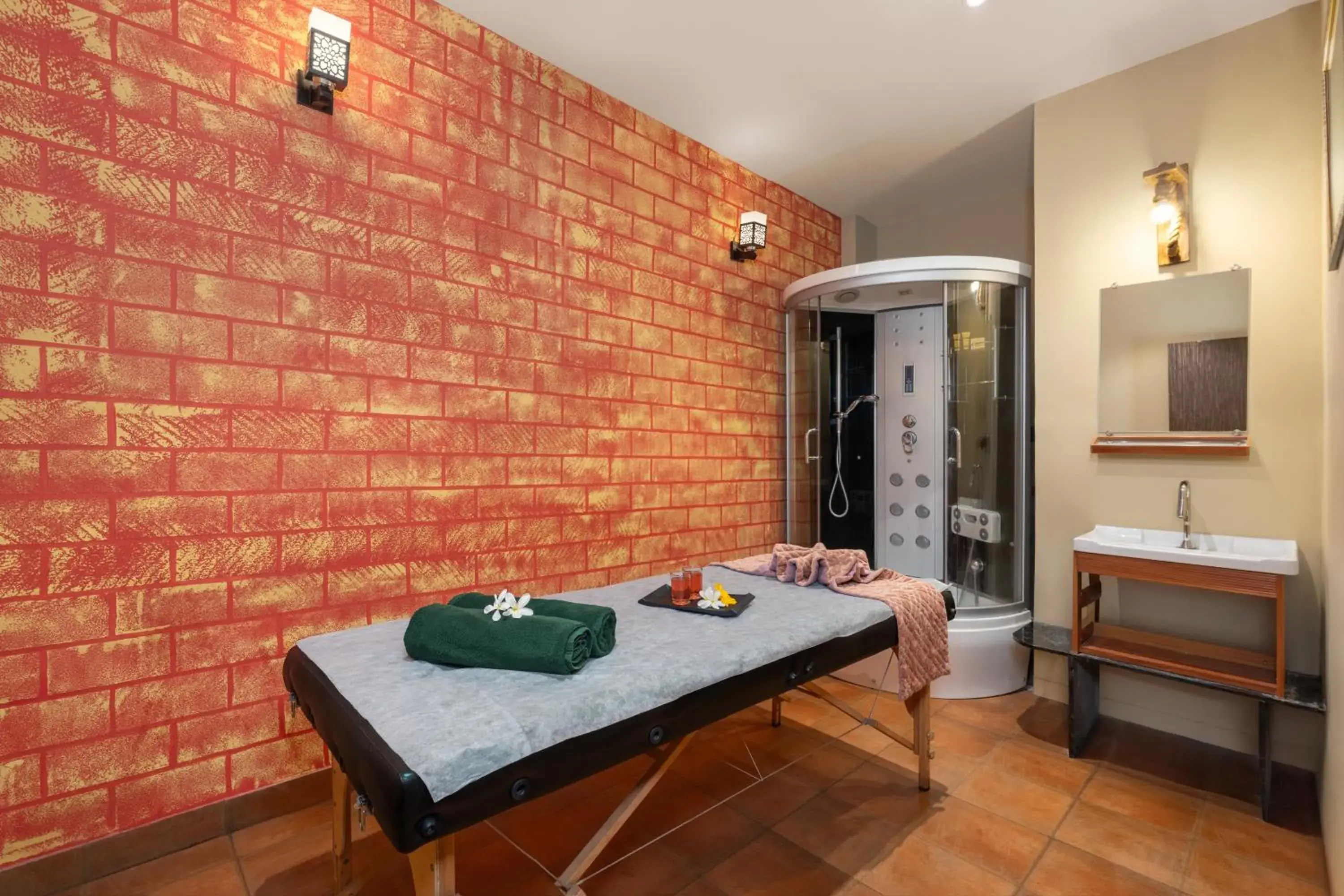 Spa and wellness centre/facilities, Bed in The Summer House, Pachmarhi - AM Hotel Kollection Spa and wellness centre/facilities, Bed in The Summer House, Pachmarhi - AM Hotel Kollection