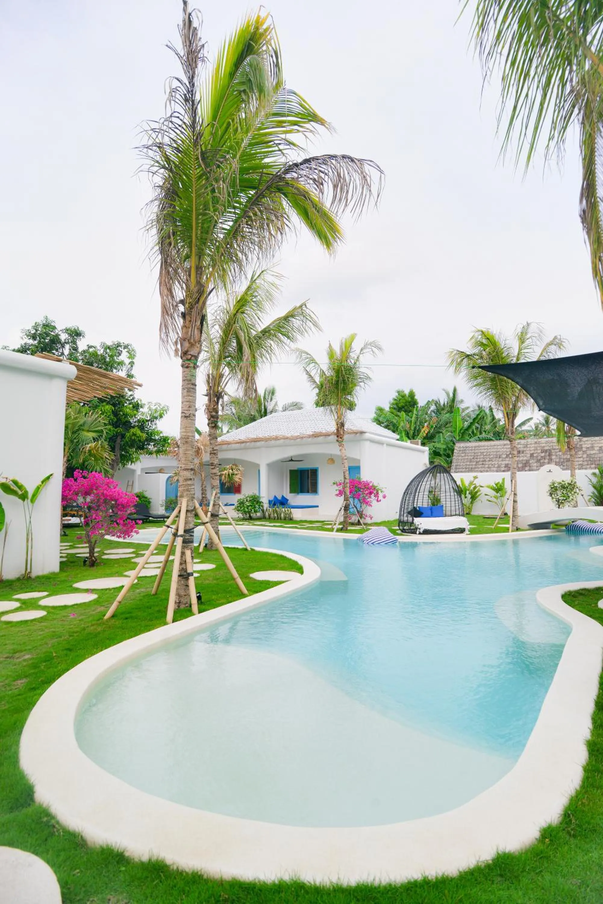 Day in The Koho Air Hotel