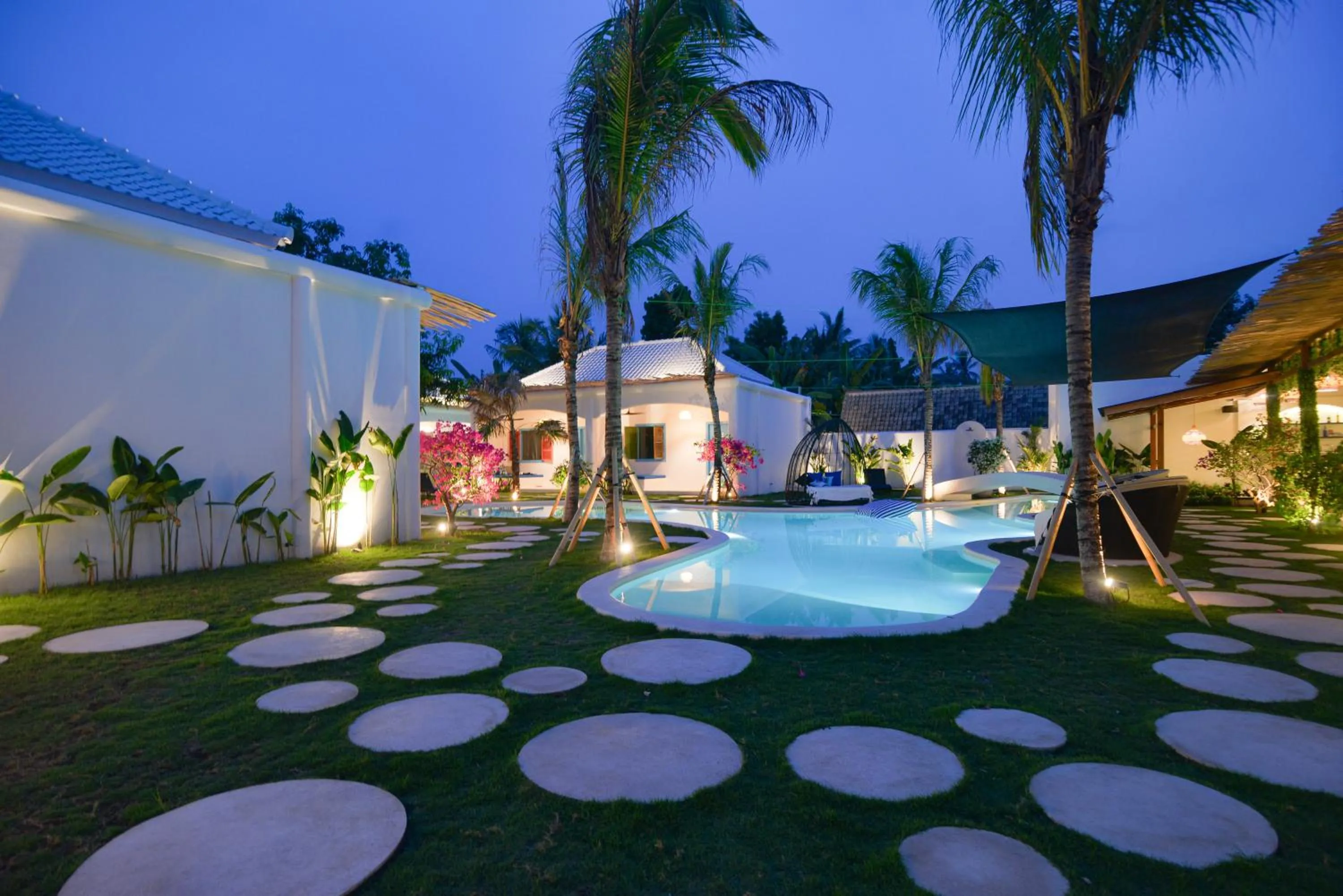 Night in The Koho Air Hotel