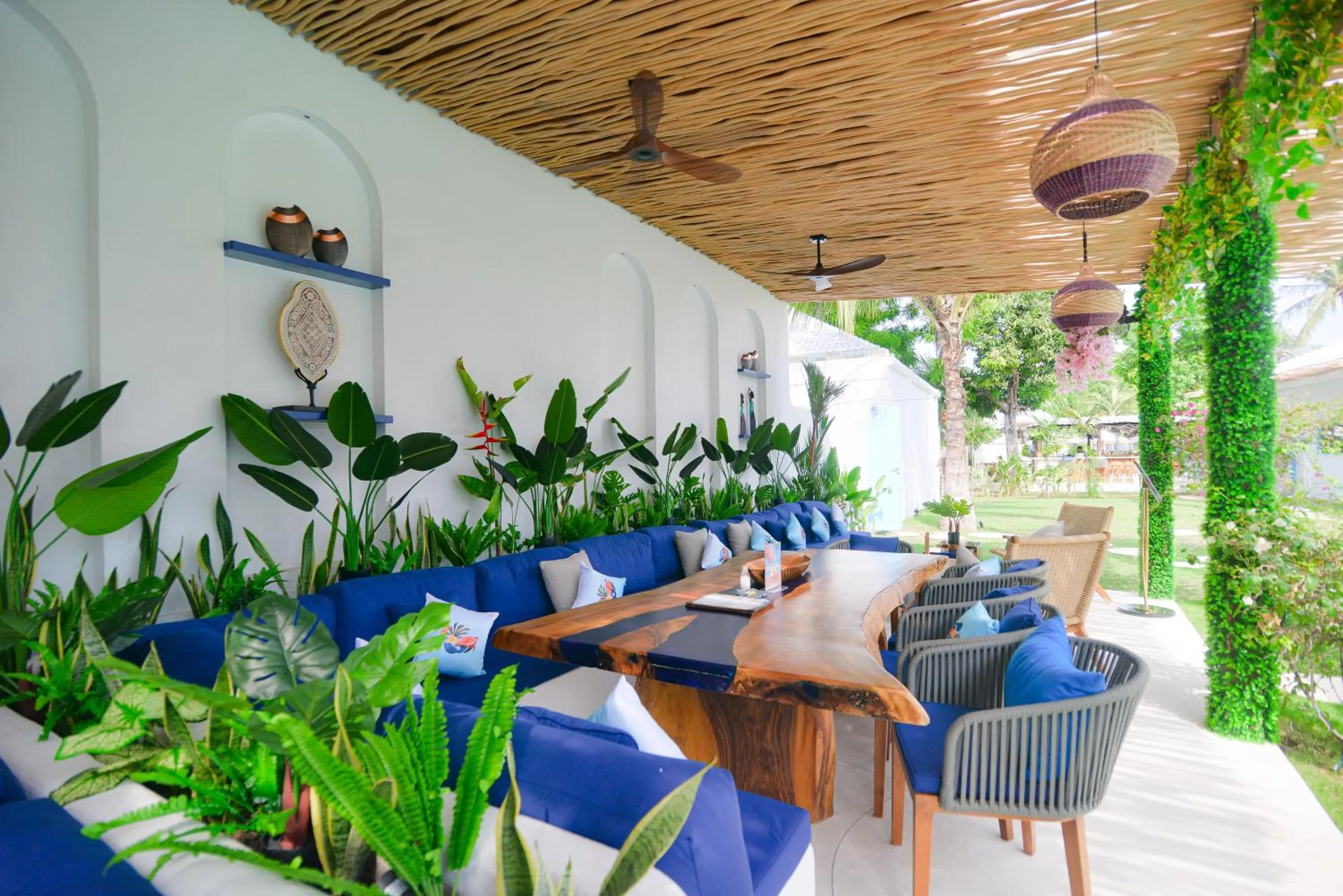 Restaurant/places to eat in The Koho Air Hotel