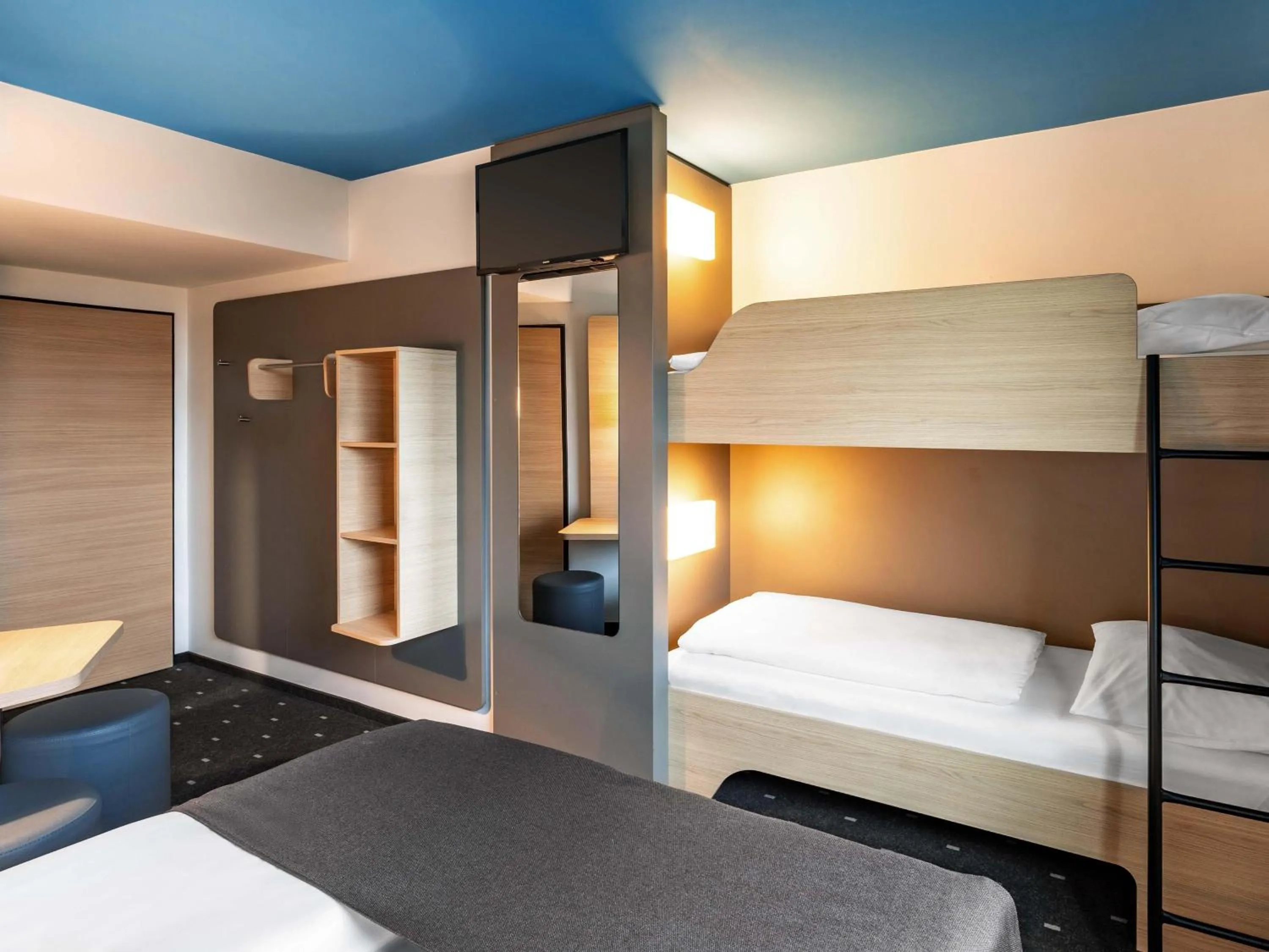 Photo of the whole room, Bed in B&B Hotel Wolfsburg-Weyhausen