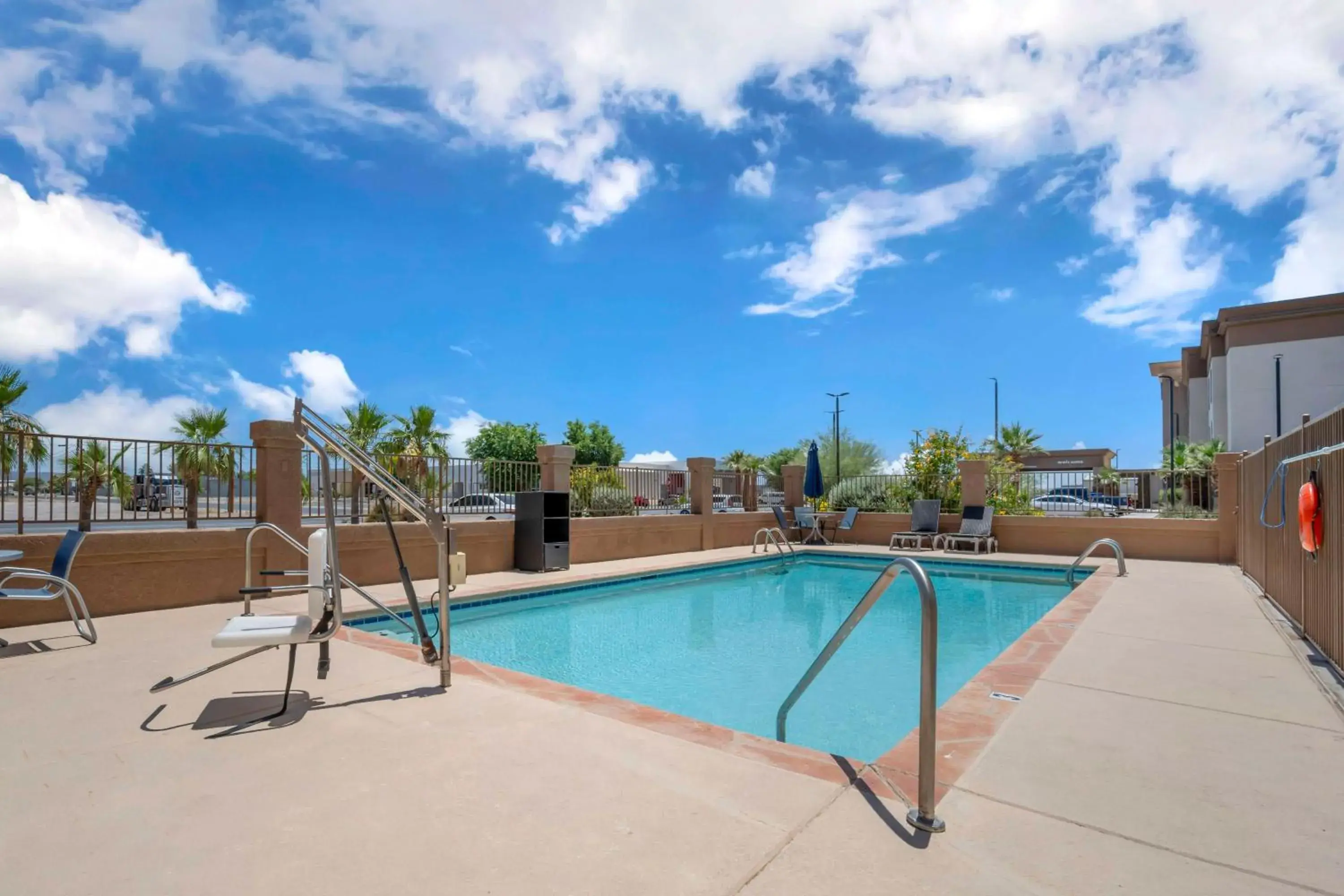 Pool view in Best Western Parker Inn Pool view in Best Western Parker Inn
