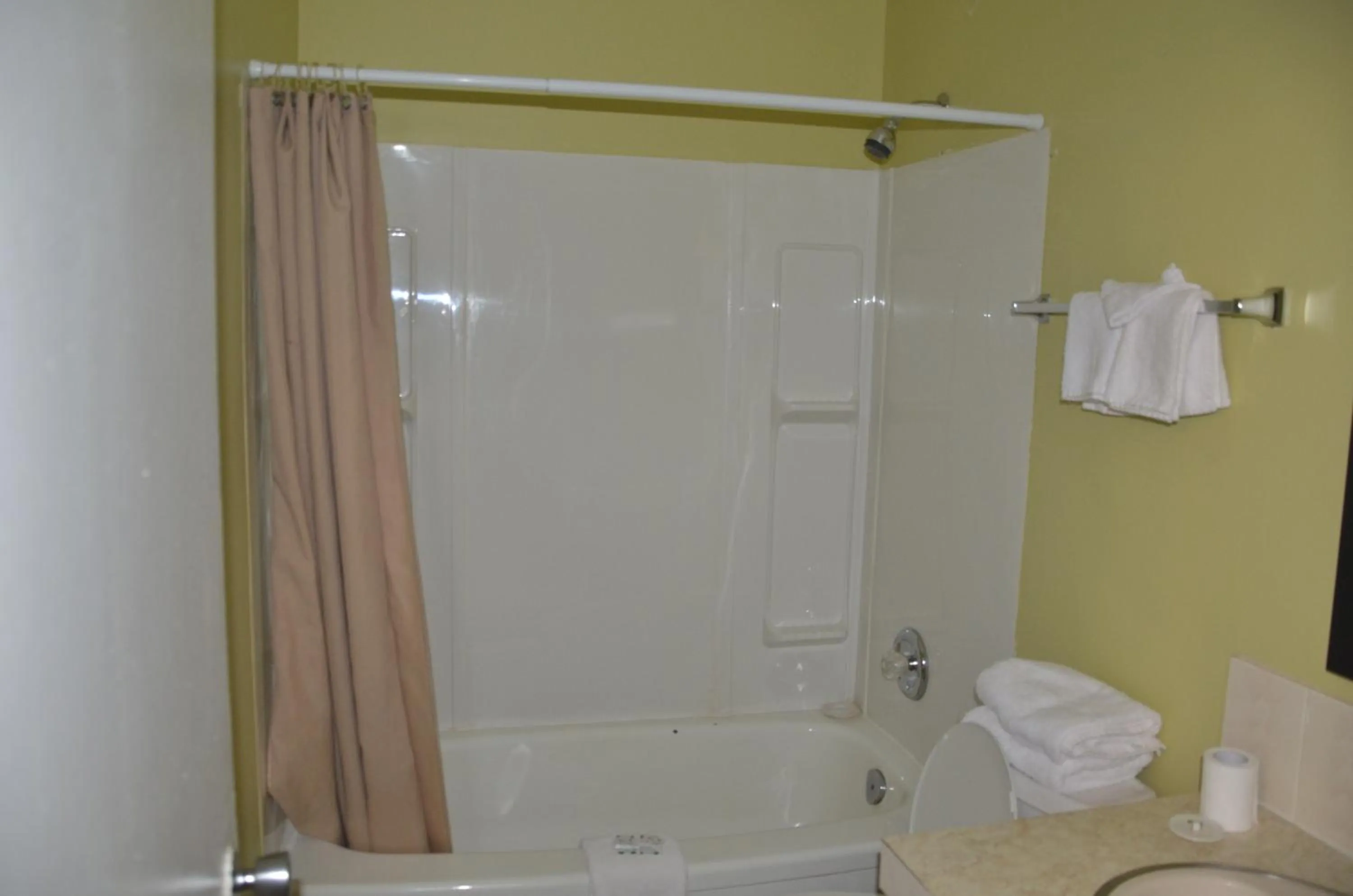 Bathroom in Coachman Inn