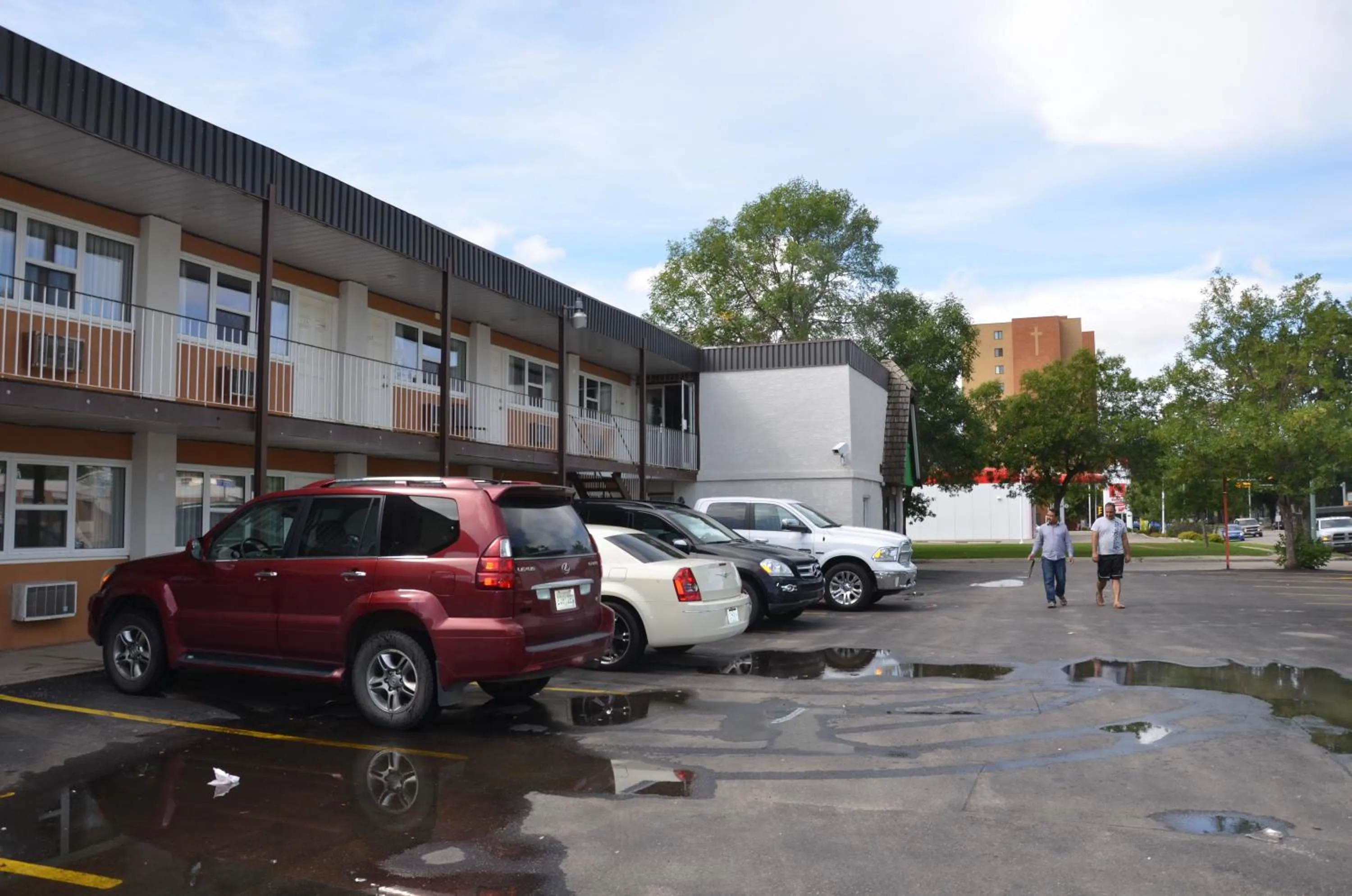 Facade/entrance in Coachman Inn