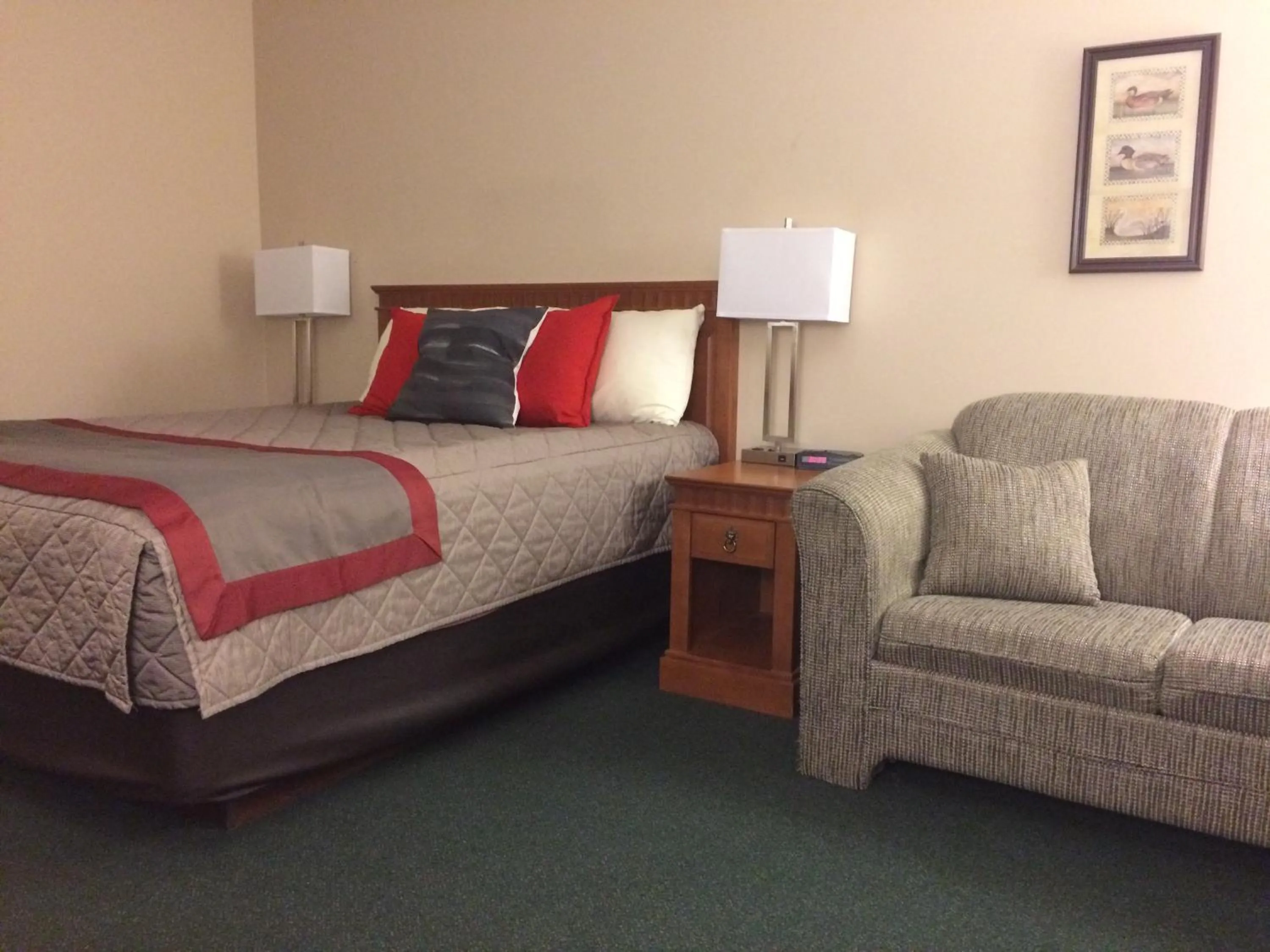 Bedroom, Bed in Coastal Inn Sackville