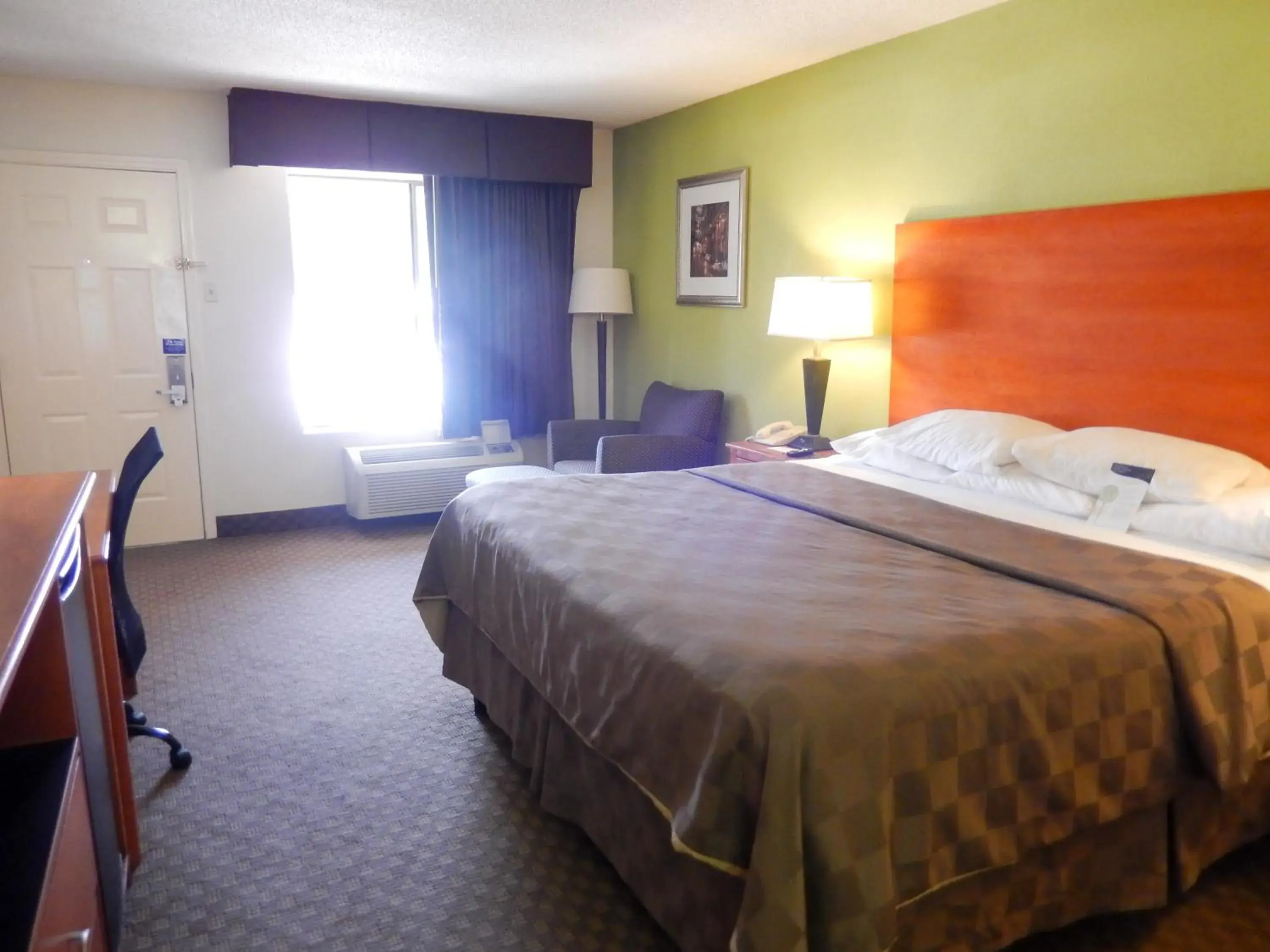 Bedroom, Bed in Motel 6-Luling, LA Bedroom, Bed in Motel 6-Luling, LA