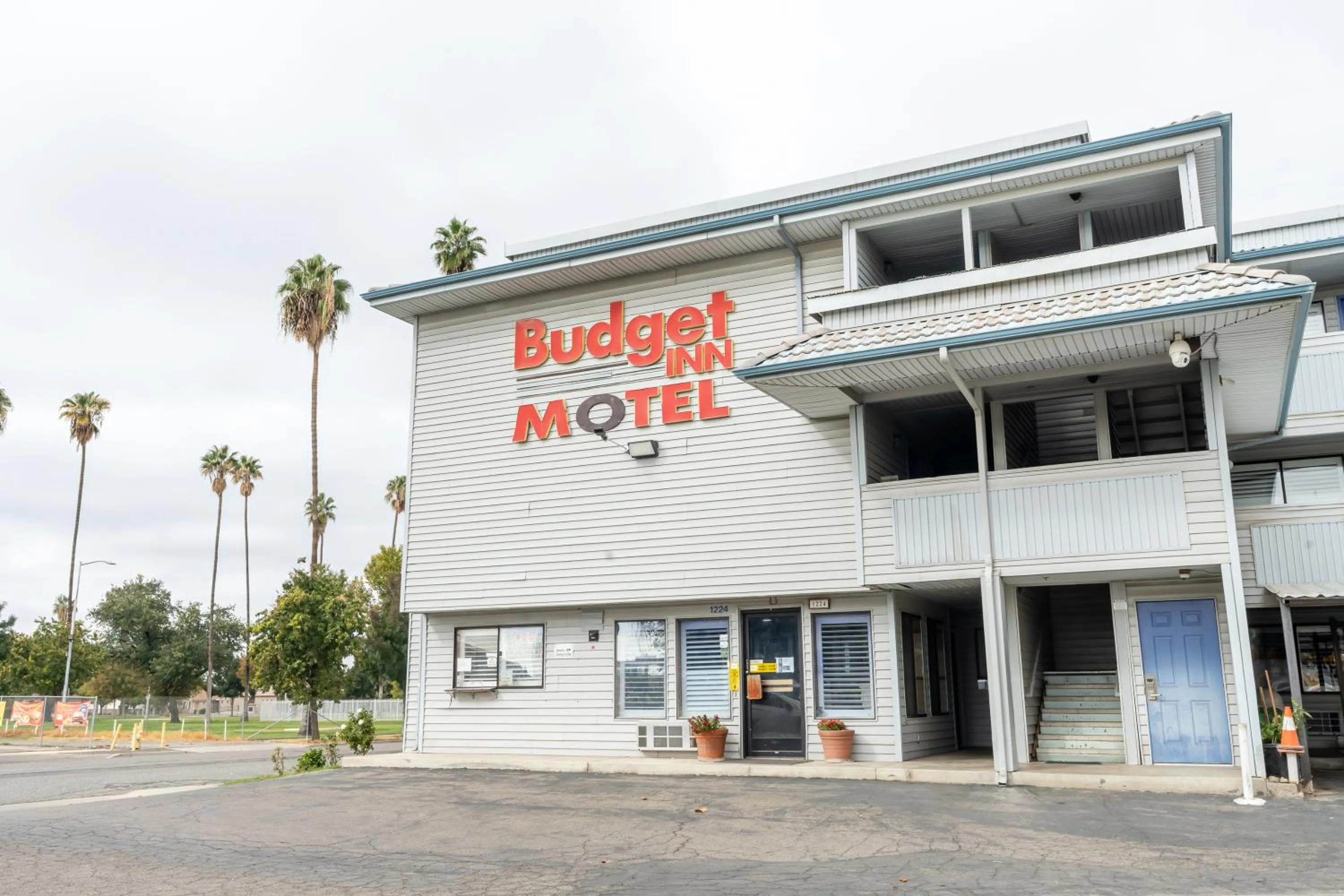Facade/entrance in Budget Inn Corcoran Near Tulare CA 43