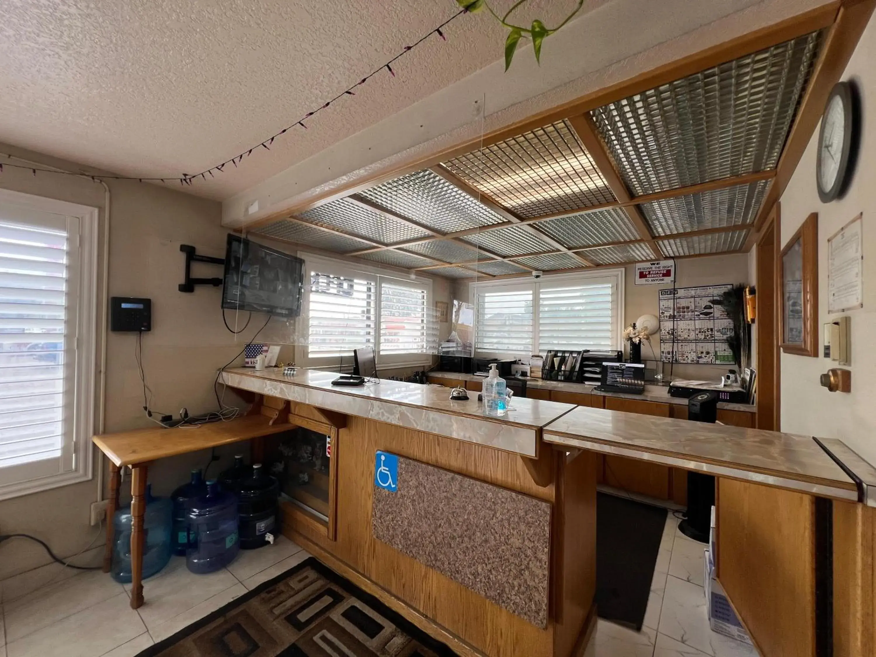 Lobby or reception in Budget Inn Corcoran Near Tulare CA 43 Lobby or reception in Budget Inn Corcoran Near Tulare CA 43