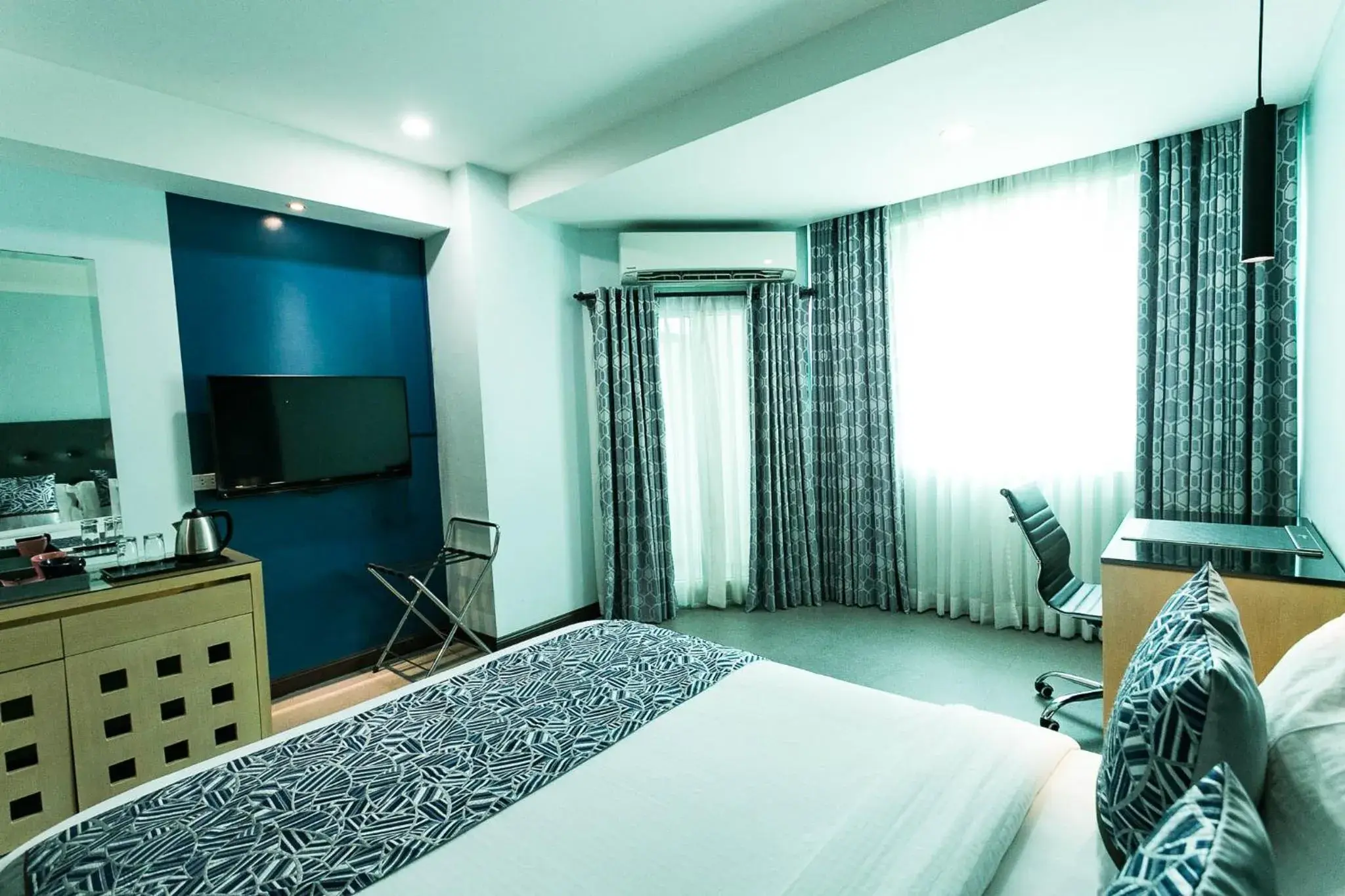 Bed in Bay Area Suites Manila Bed in Bay Area Suites Manila