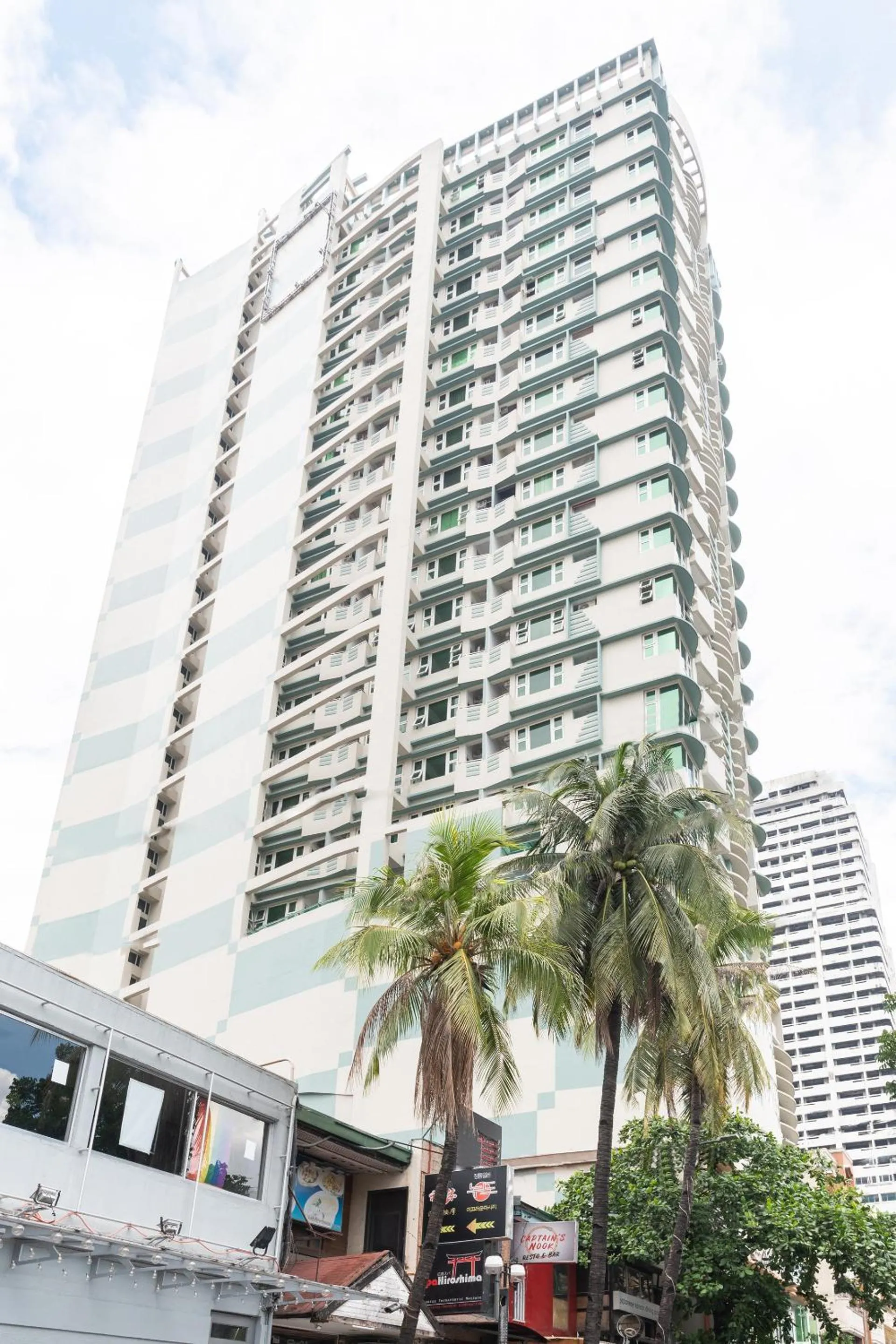 Facade/entrance in Bay Area Suites Manila