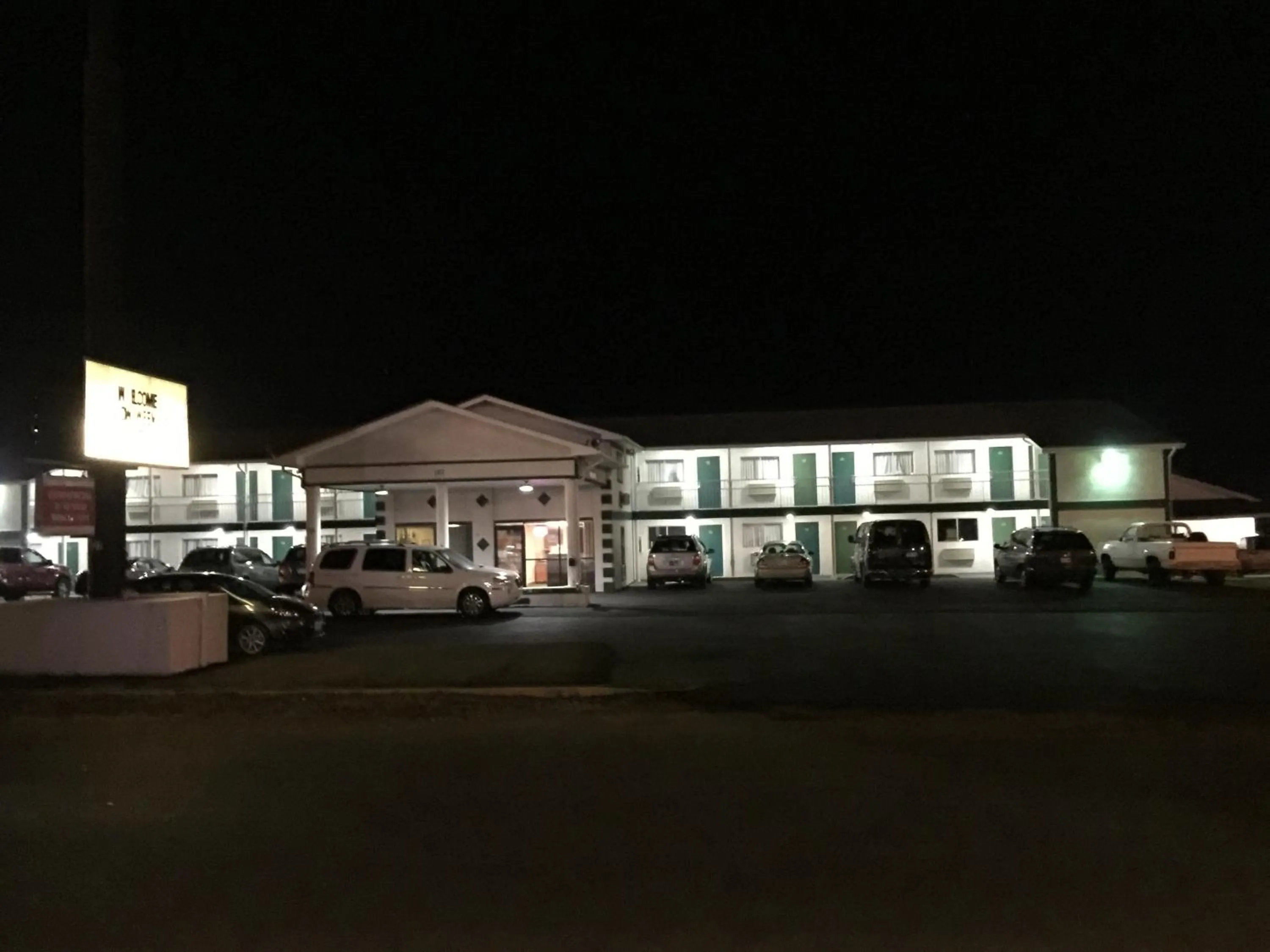 Night in Budget Inn - Saint Robert