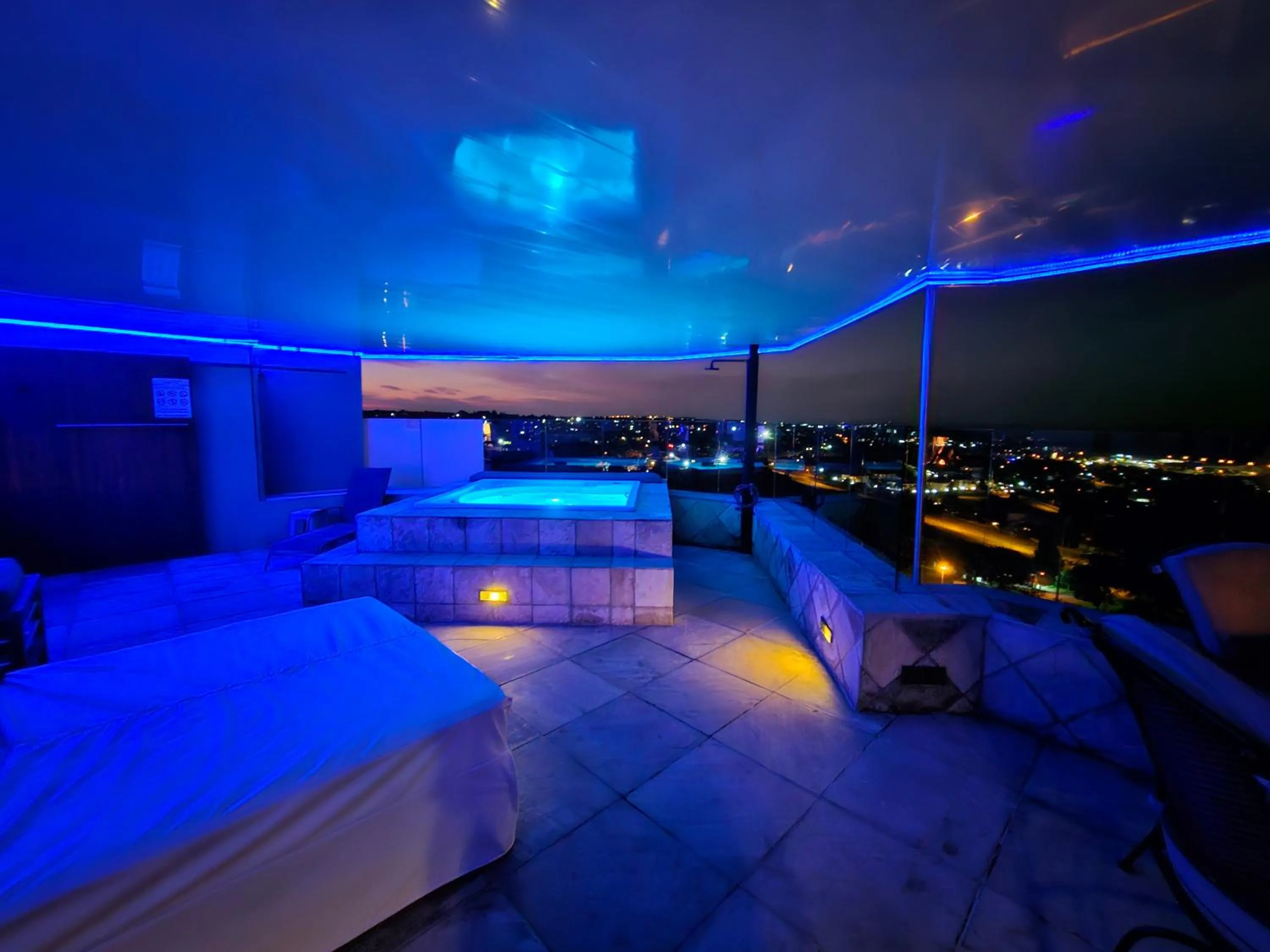 Night, Bed in Weston Guest House Krugersdorp