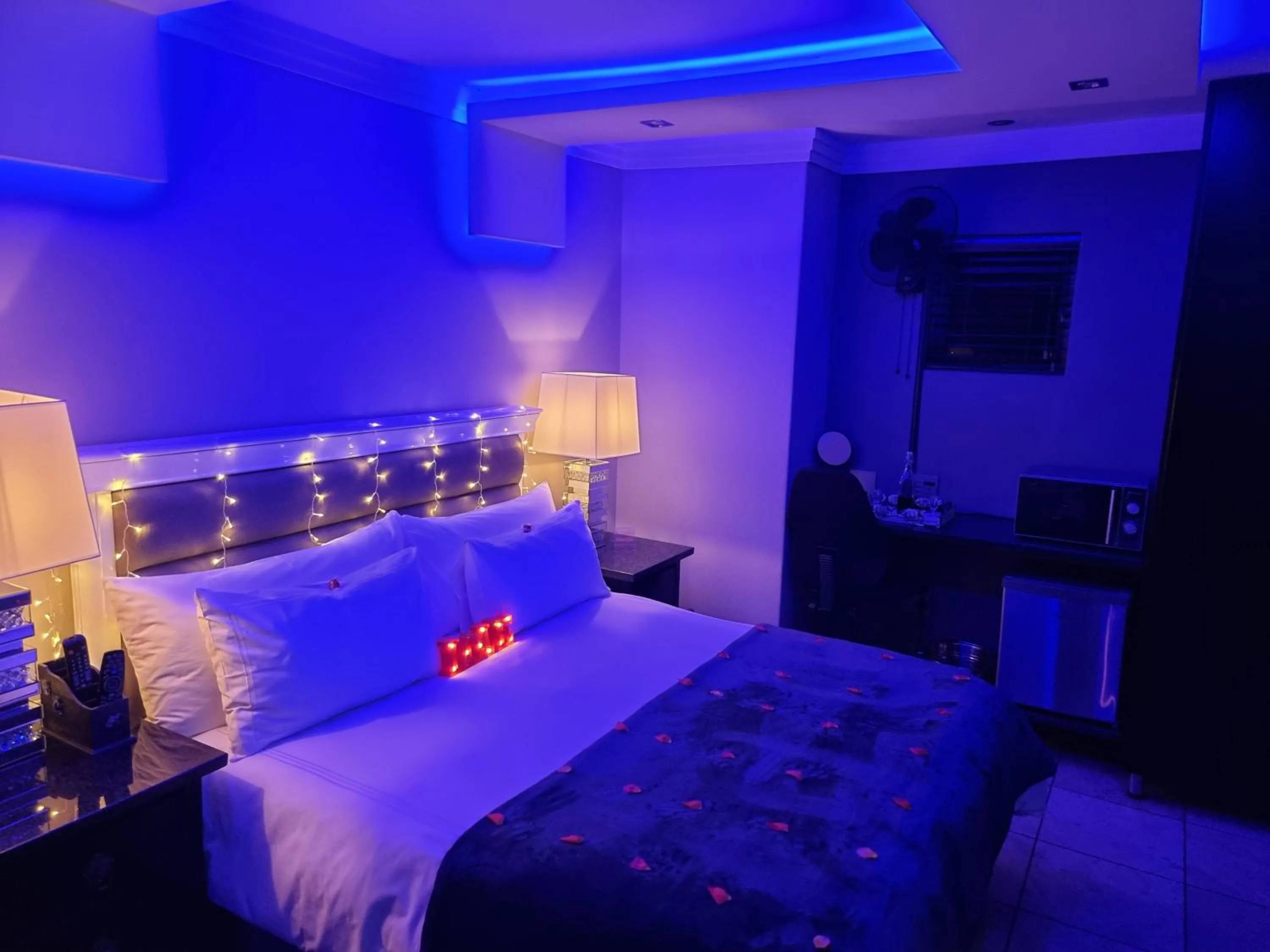 Photo of the whole room, Bed in Weston Guest House Krugersdorp